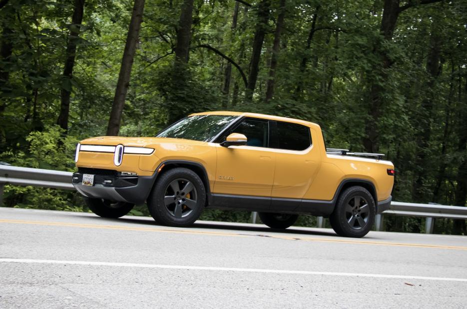 Rivian R1T R1S COMPASS YELLOW R1T Photos IMG_0994