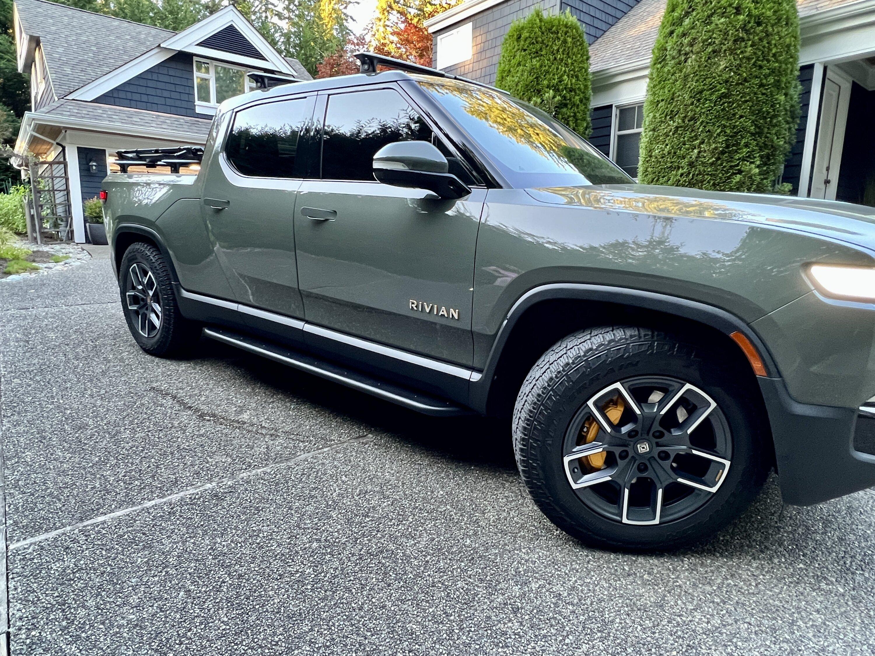 Rivian R1T R1S Introducing RMaxx Running Boards & Rock Sliders for Rivian R1T / R1S from Team 1EV IMG_9141