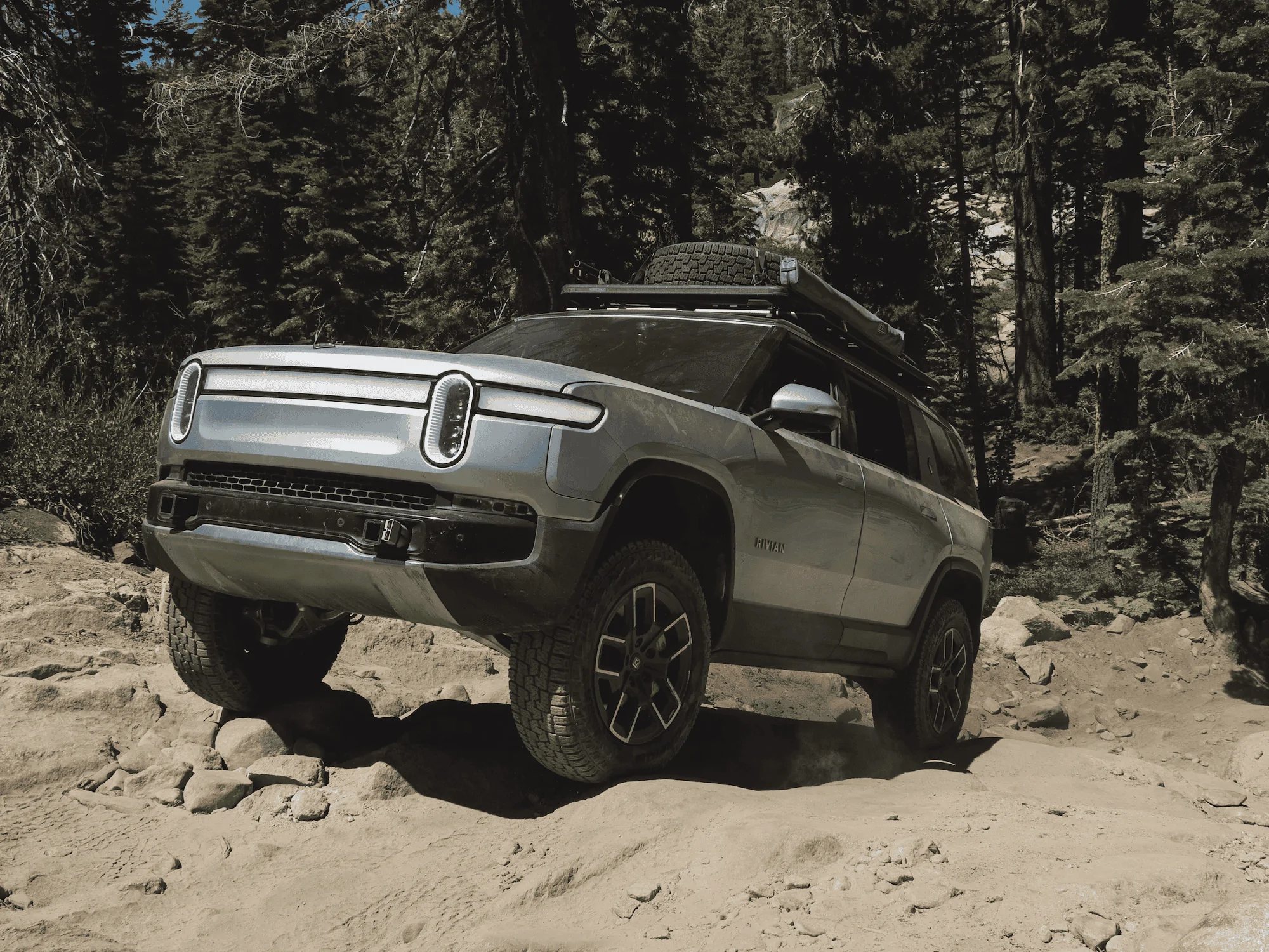 Rivian R1T R1S Rivian R1S Becomes First Production EV to Complete the Rubicon Trail! 1692102923221