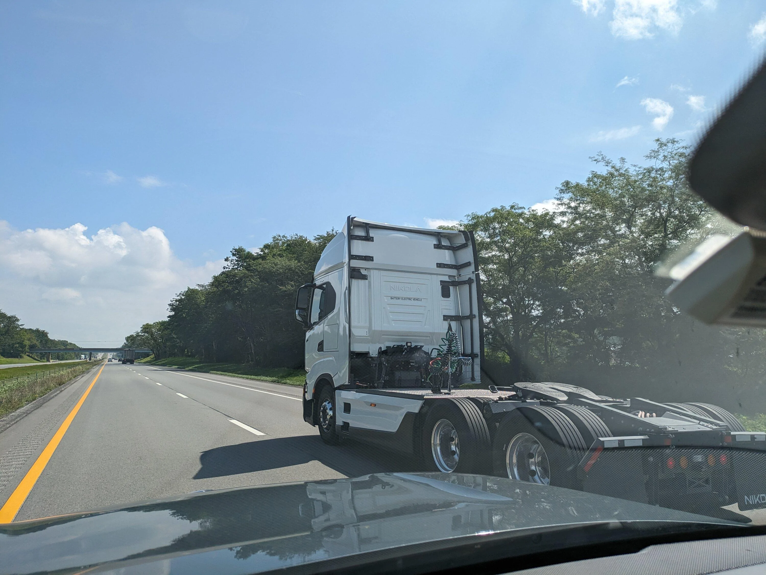 Rivian R1T R1S Nikola Tre sighting PXL_20230816_155852854