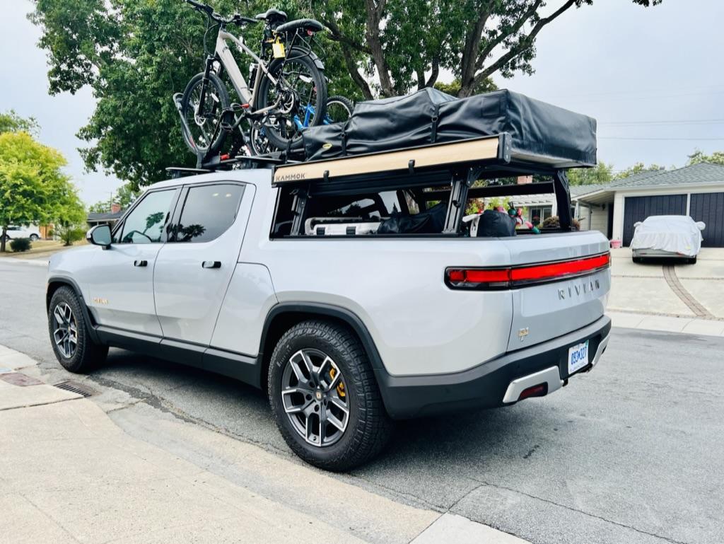 Rivian R1T R1S XO definitely builds a solid bed rack!!! 557DBEEC-0477-4C23-B413-FFB3FE99CBB5_1_105_c