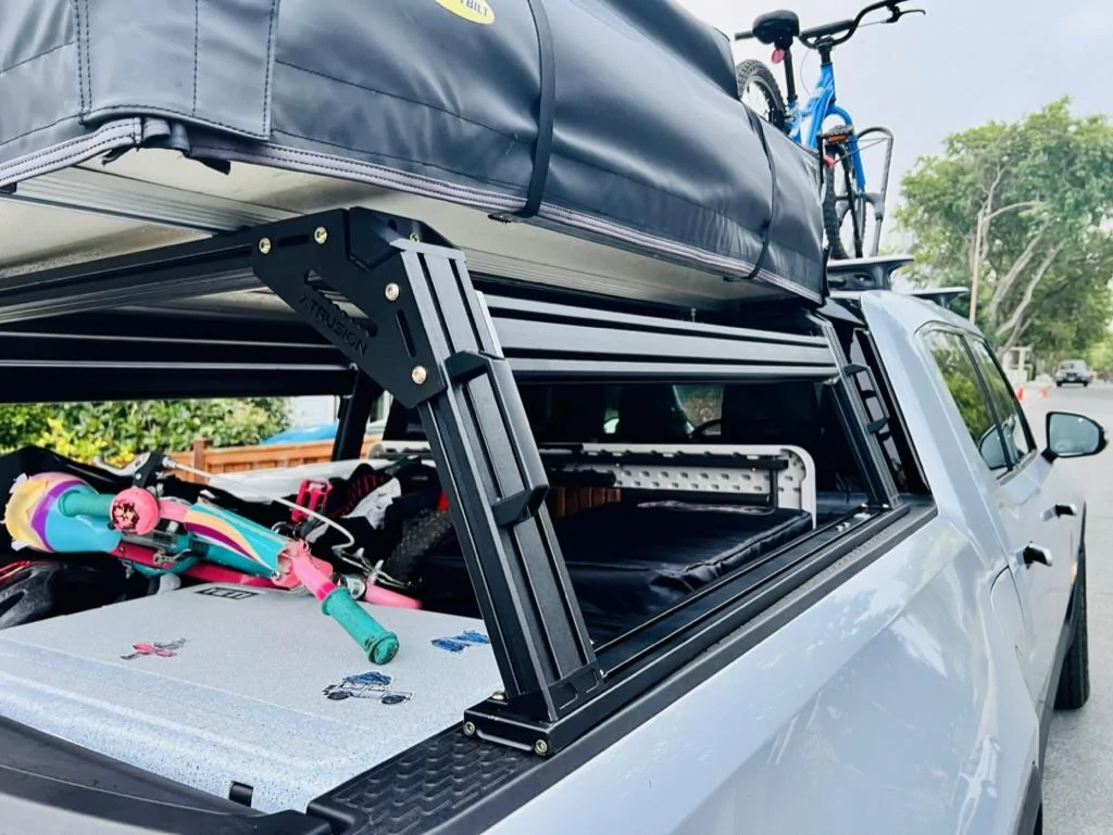 Rivian R1T R1S XO definitely builds a solid bed rack!!! 30D575D3-571E-4D81-863E-DCEEF37B4FE7_1_105_c