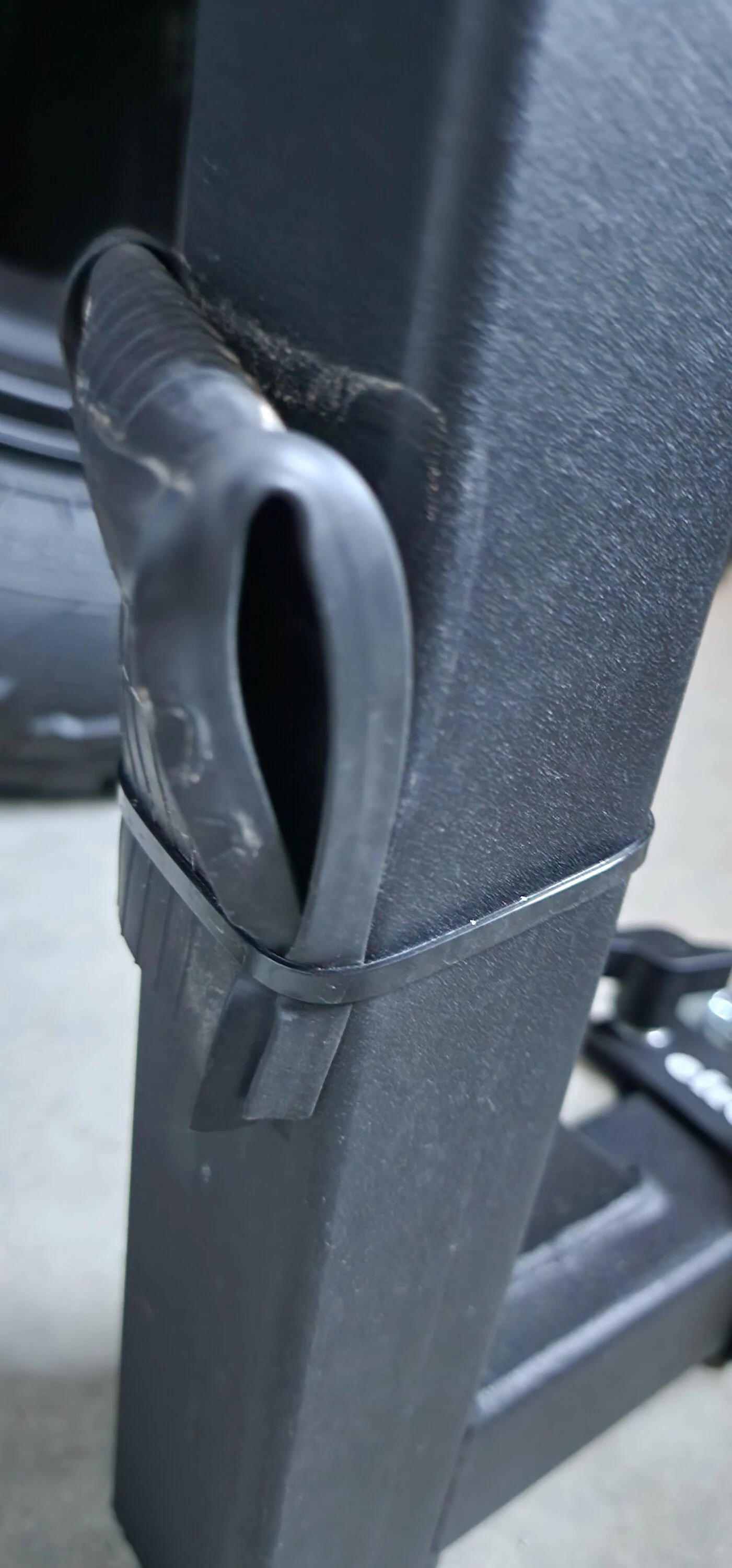 Rivian R1T R1S R1S Spare tire hitch mount options? 20230817_081436
