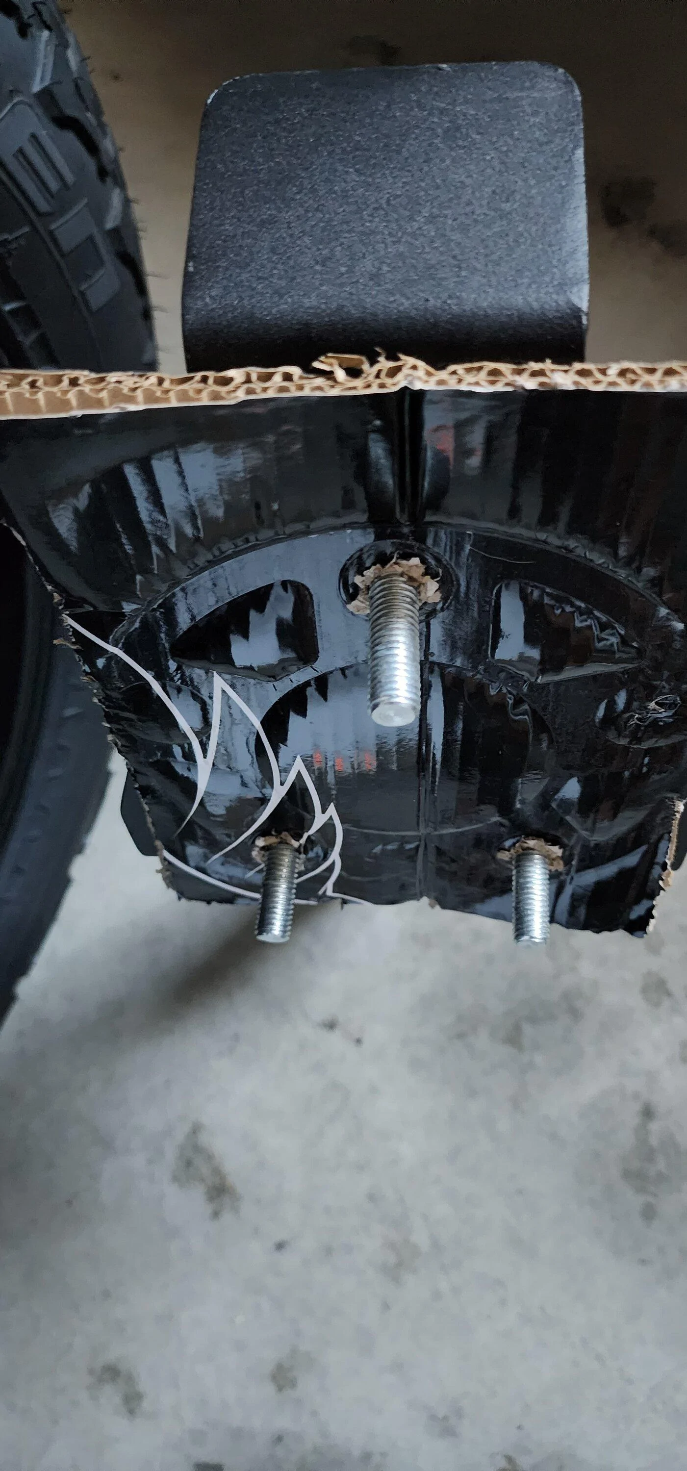 Rivian R1T R1S R1S Spare tire hitch mount options? 20230817_083408