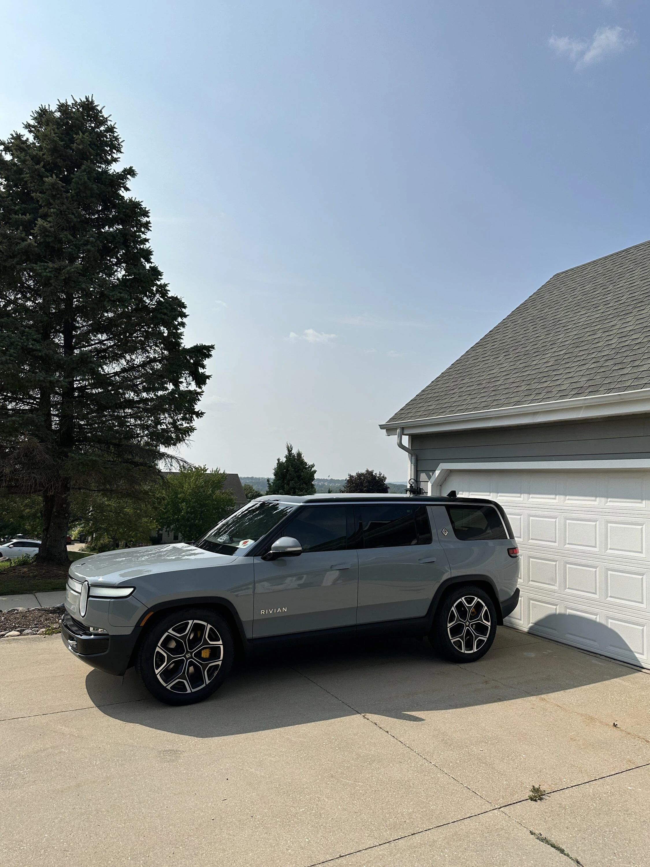 Rivian R1T R1S Bricked - Driving Disabled – Service park brake system IMG_5174