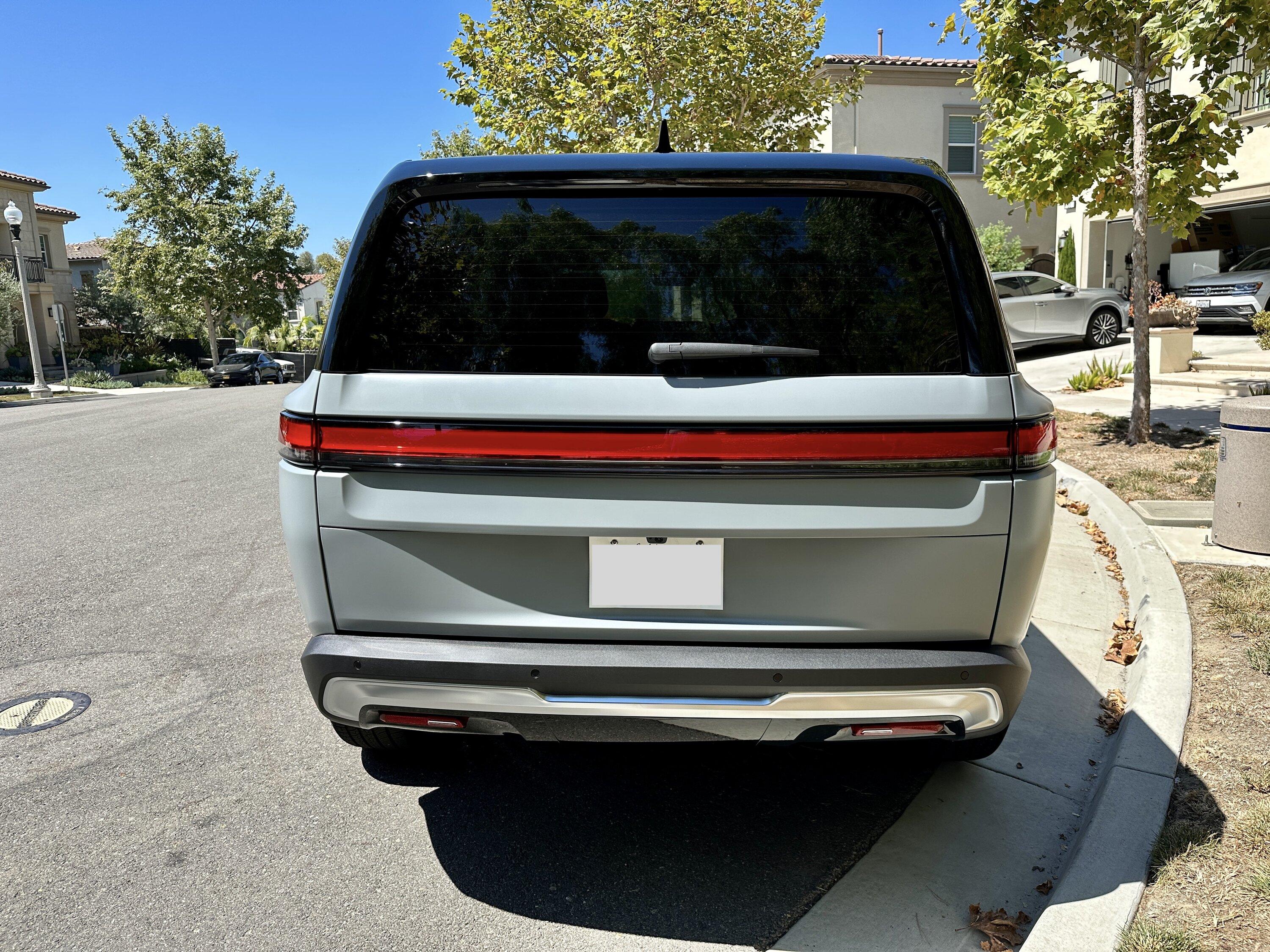 Rivian R1T R1S Limestone R1S w/ STEK DYNOmatte PPF wrap IMG_7218.JPG