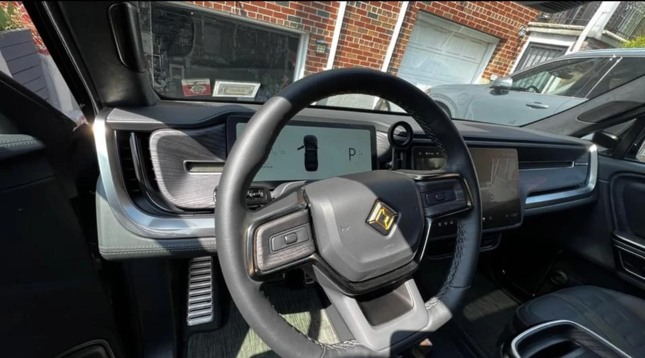 Rivian R1T R1S For sale! 2023 Rivian R1S $89,900 OBO IMG_9795