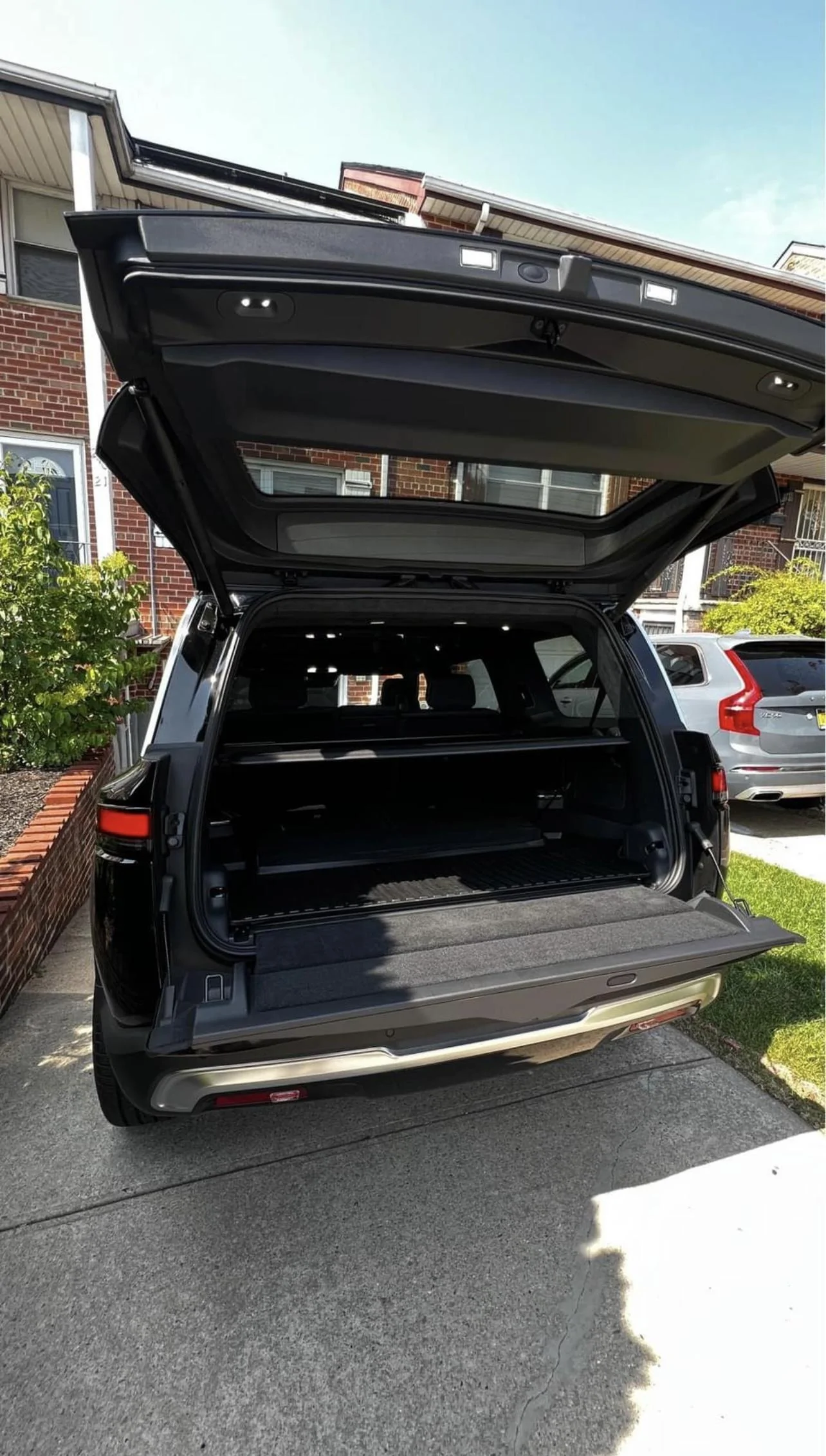 Rivian R1T R1S For sale! 2023 Rivian R1S $89,900 OBO IMG_9792