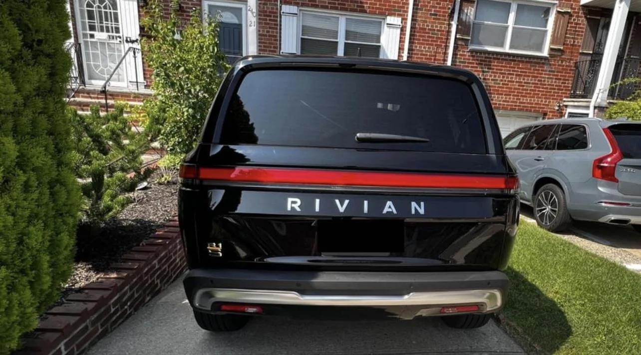 Rivian R1T R1S For sale! 2023 Rivian R1S $89,900 OBO IMG_9791