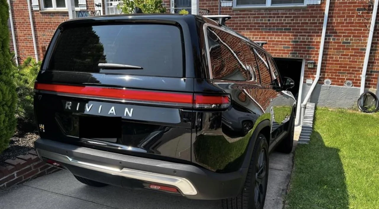 Rivian R1T R1S For sale! 2023 Rivian R1S $89,900 OBO IMG_9790