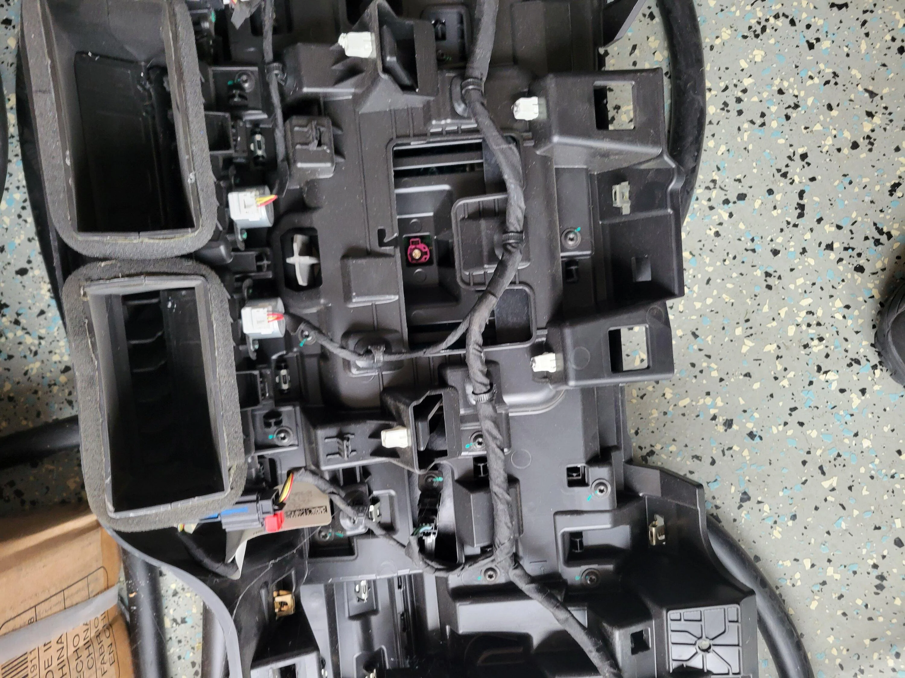 Rivian R1T R1S R1T dash photos. 20230820_104642