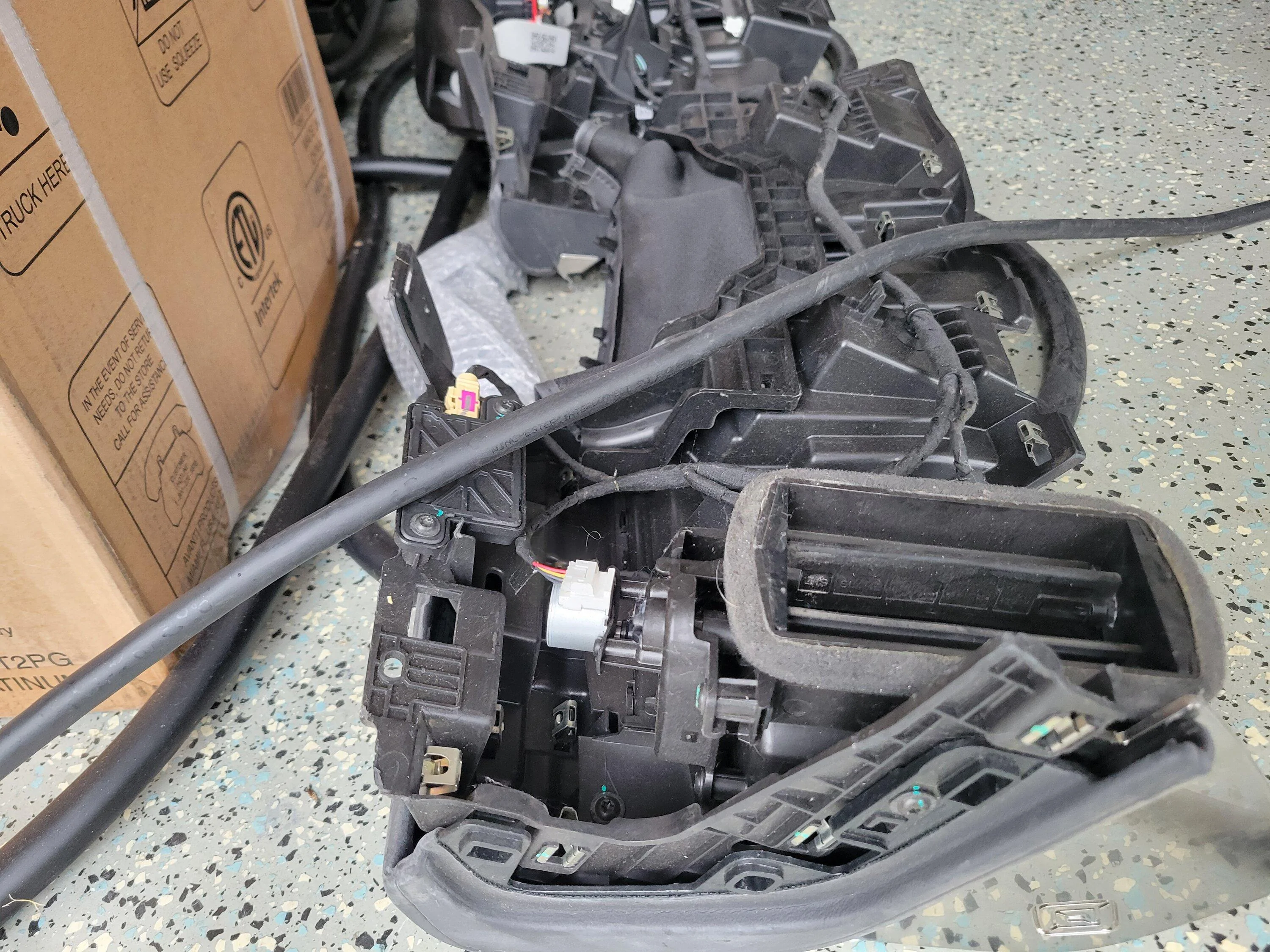 Rivian R1T R1S R1T dash photos. 20230820_104633