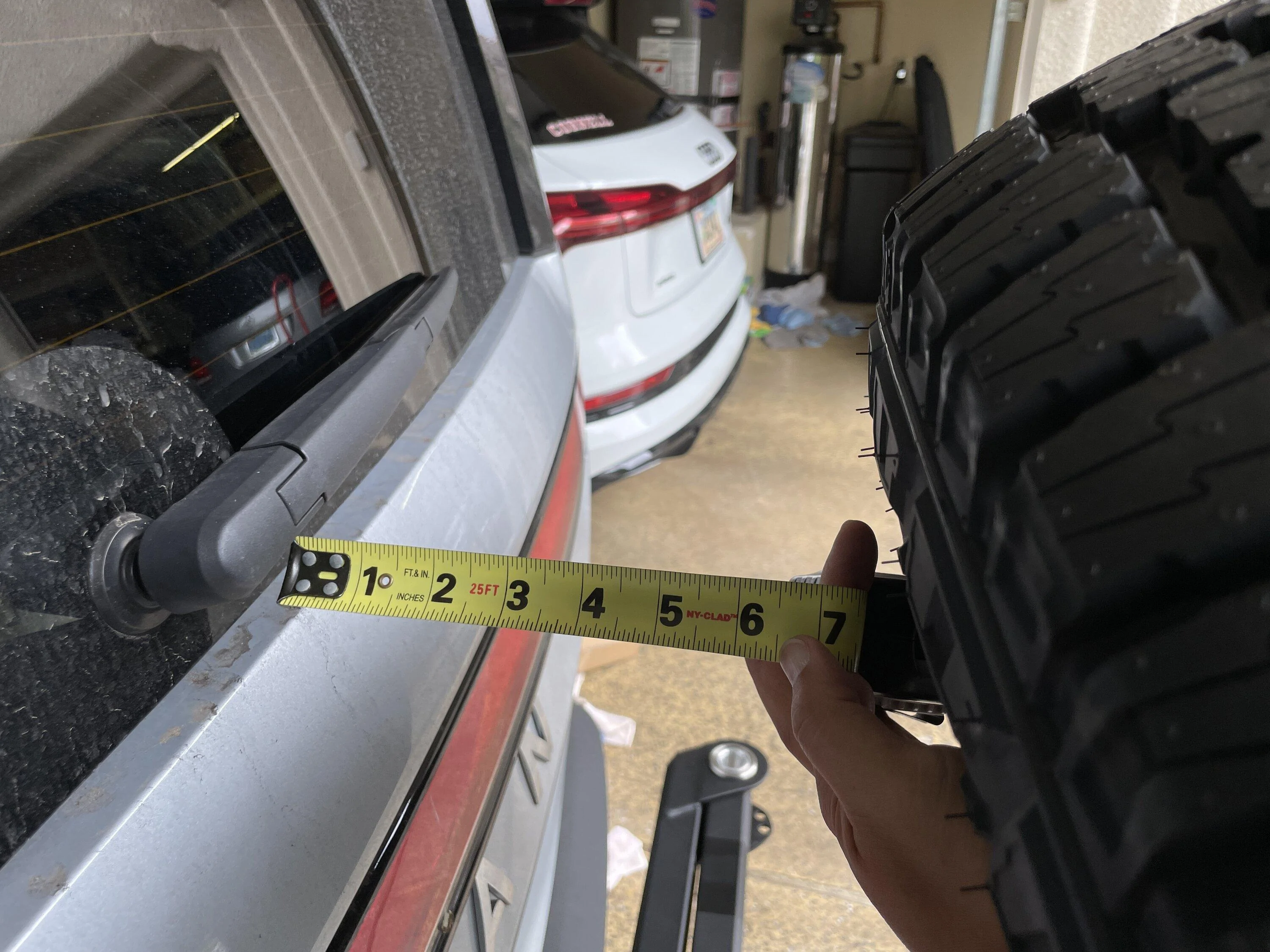 Rivian R1T R1S R1S Spare tire hitch mount options? IMG_3554