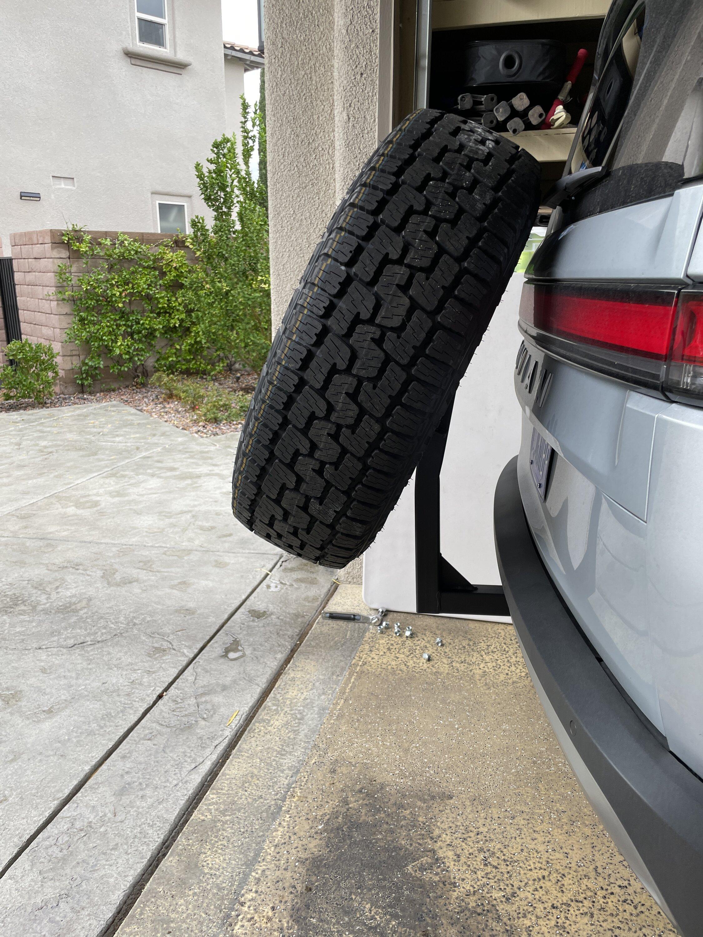 Rivian R1T R1S R1S Spare tire hitch mount options? IMG_3561