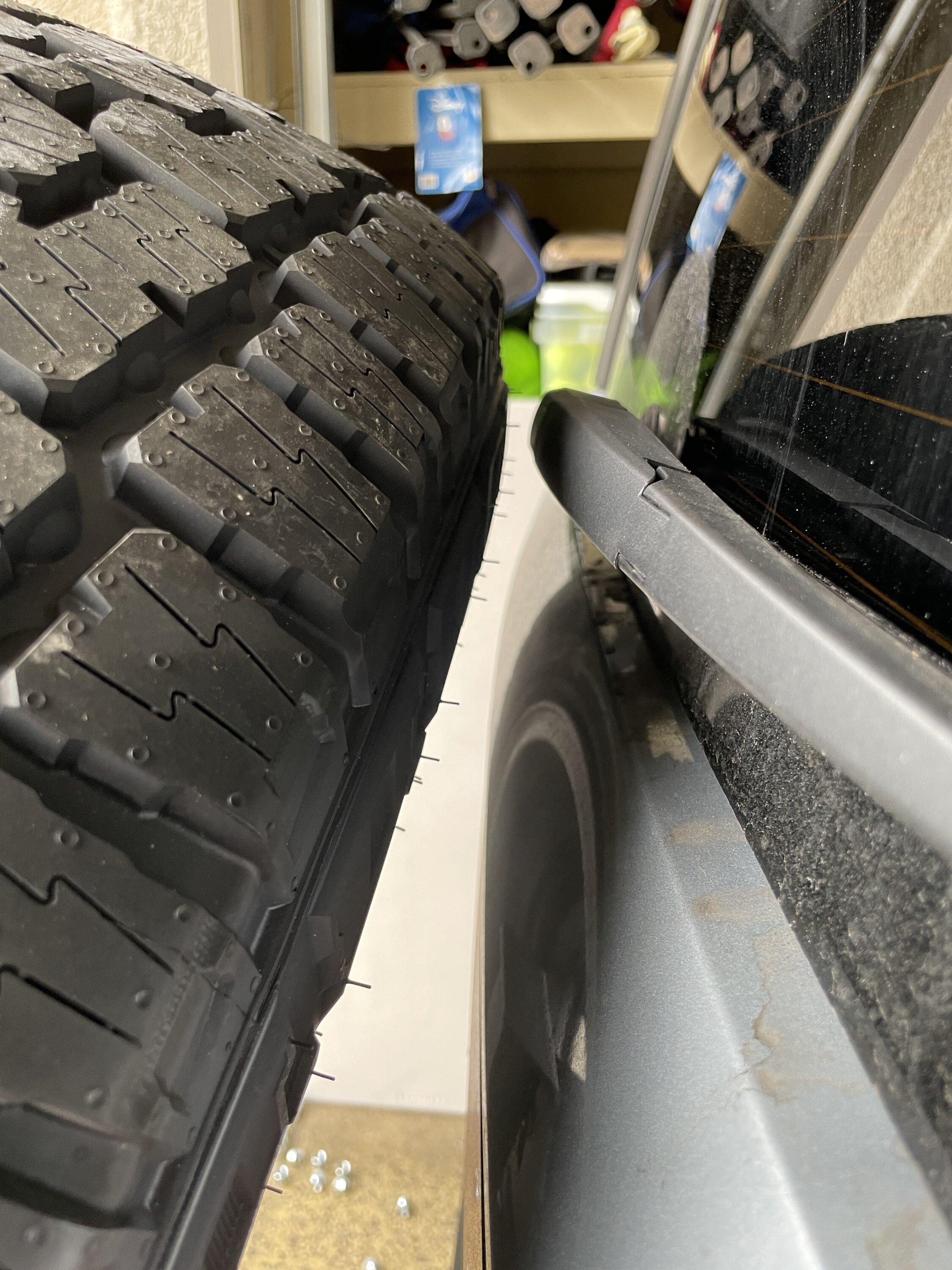 Rivian R1T R1S R1S Spare tire hitch mount options? IMG_3562