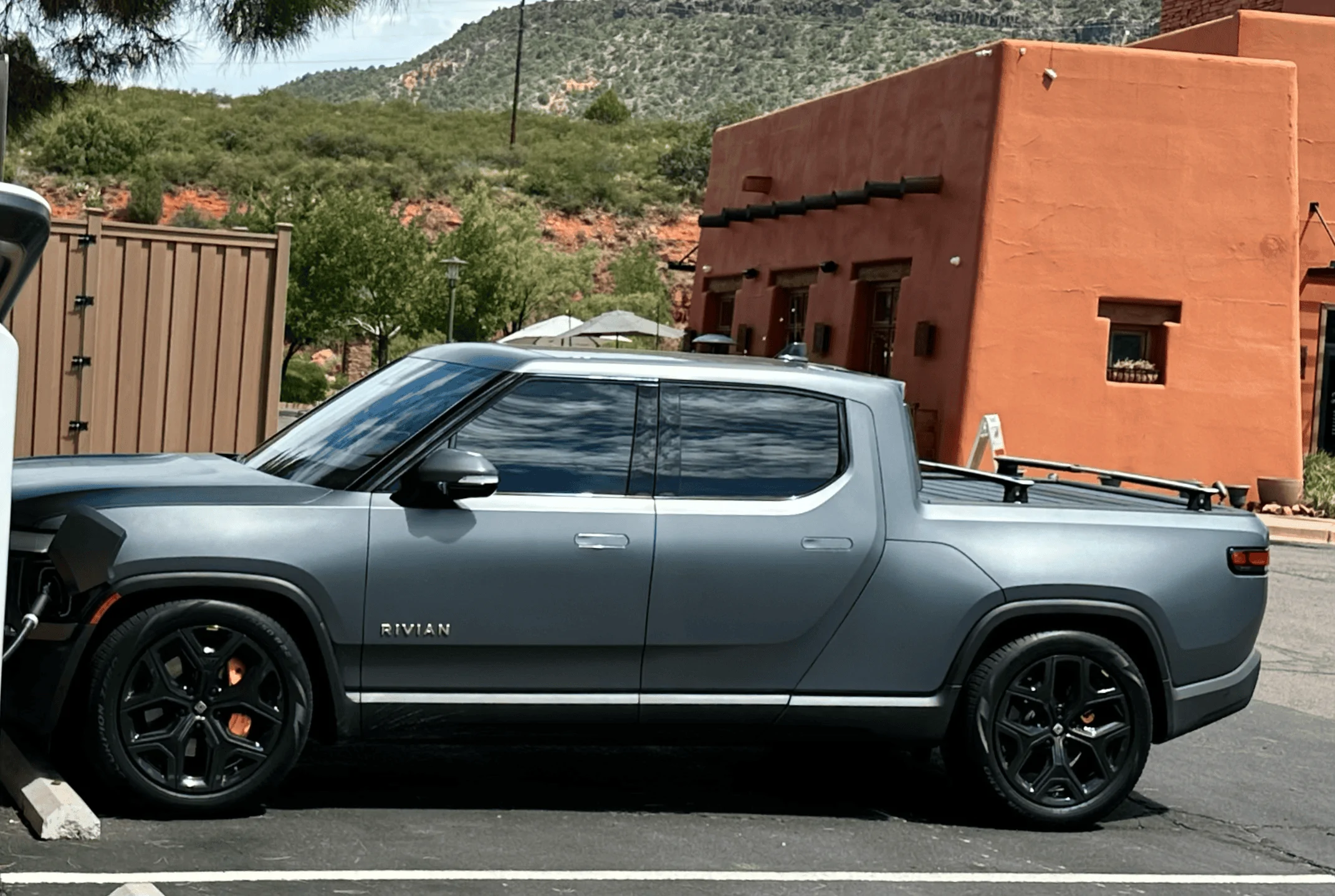 Rivian R1T R1S Looking to buy R1T tempImage5DWSVh