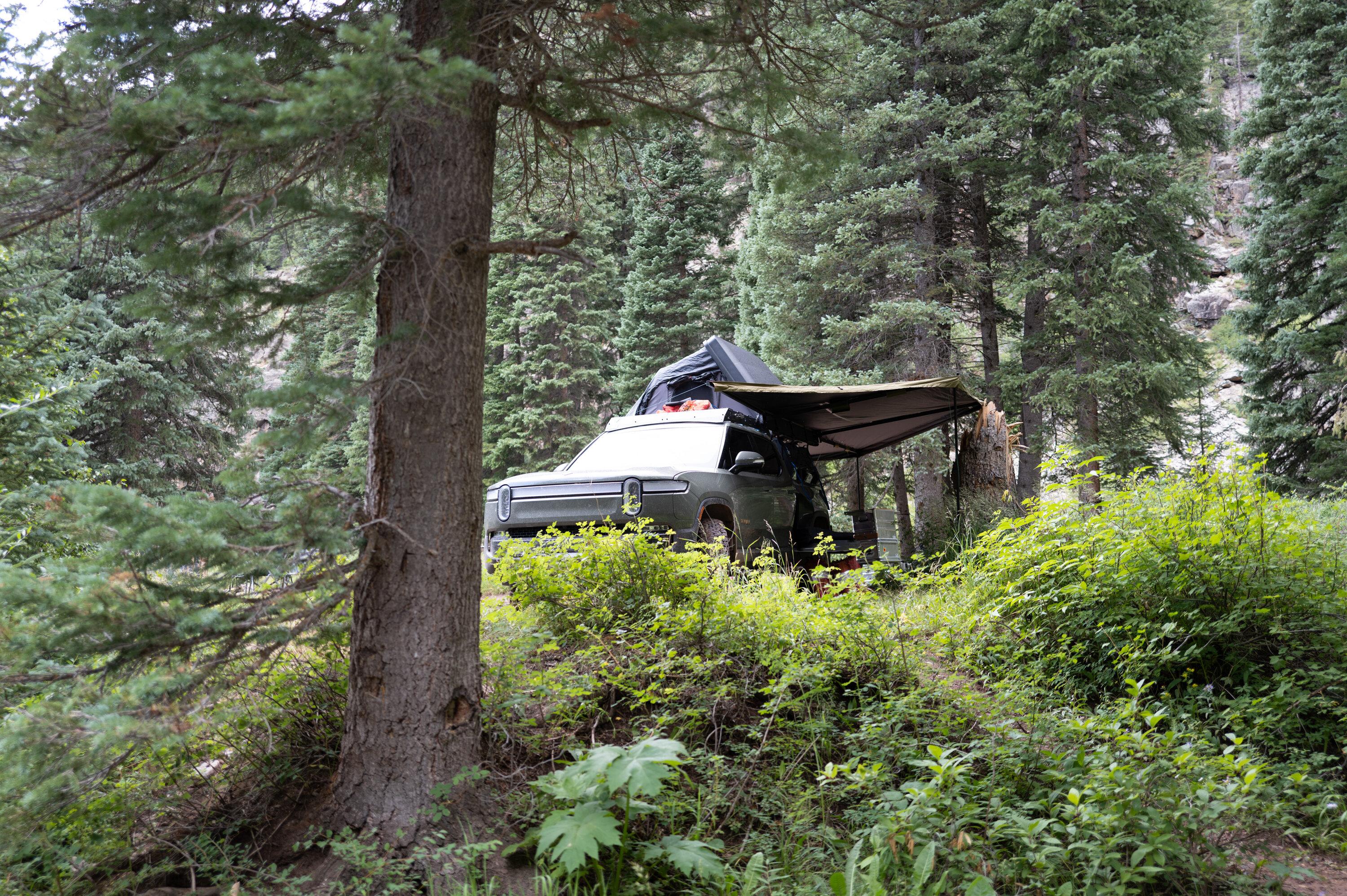 Rivian R1T R1S Camping (gear and range) Review in my R1T Q1010542
