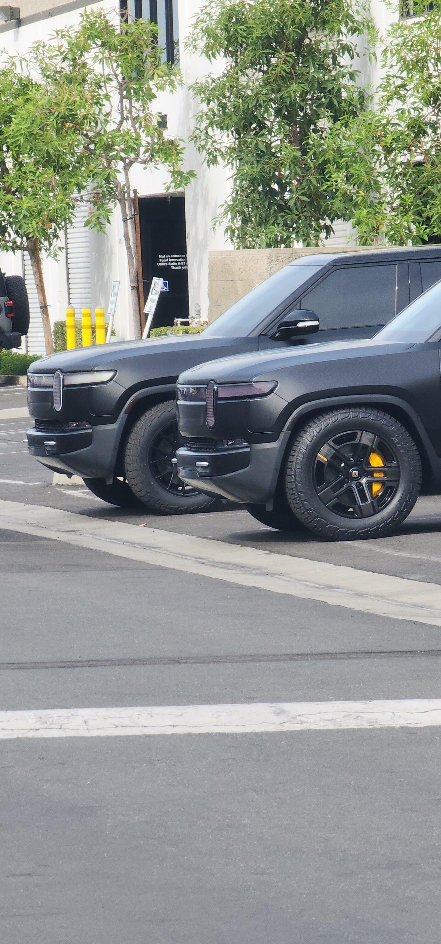 Rivian R1T R1S R1S 355 is born - Sharing the joy ? 20230819_091851