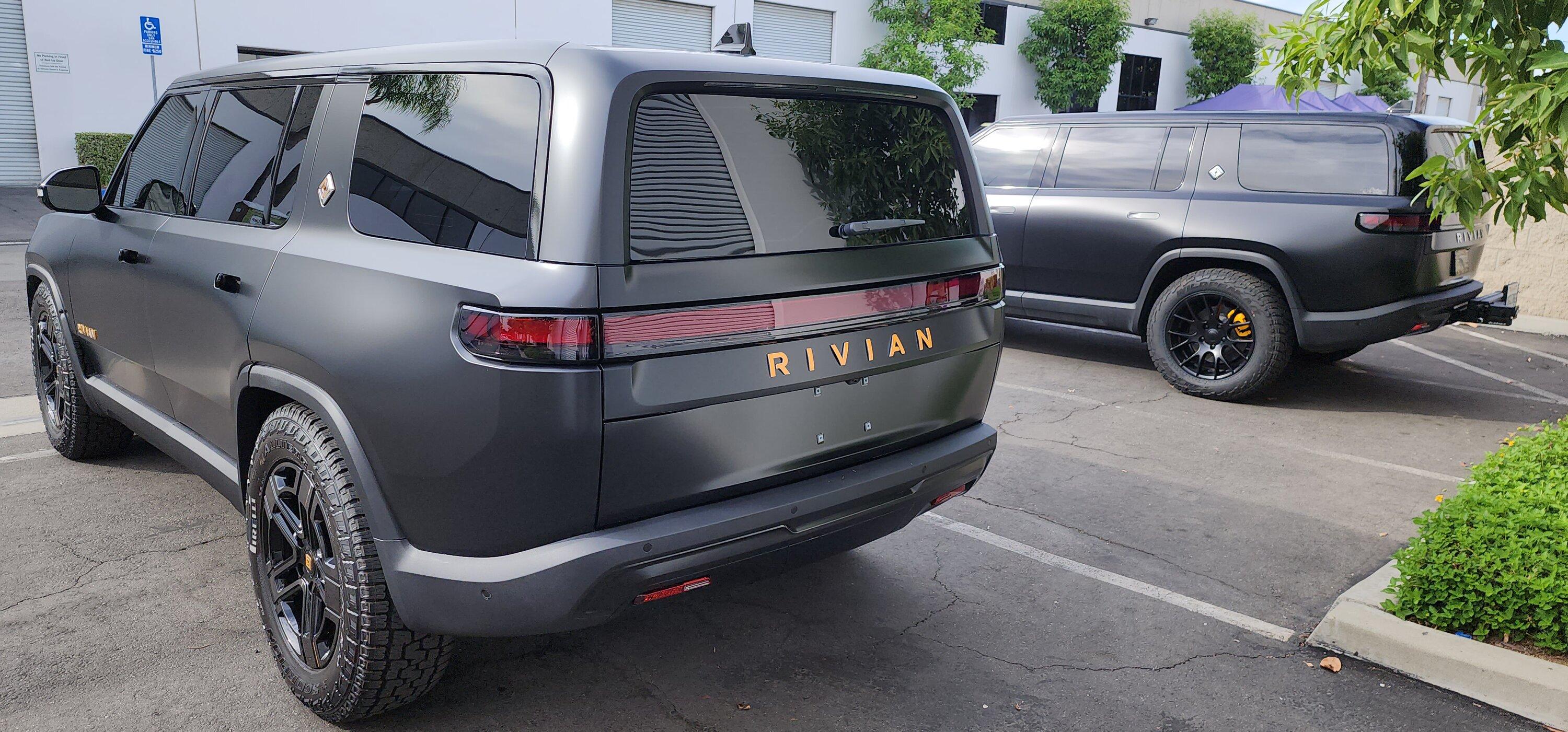 Rivian R1T R1S R1S 355 is born - Sharing the joy ? 20230819_085130