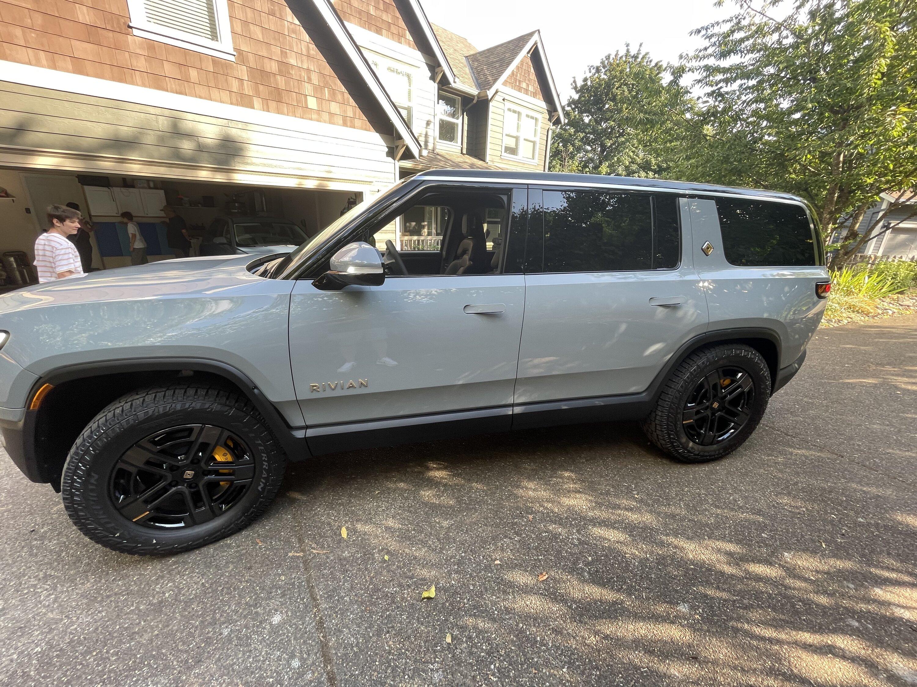 Rivian R1T R1S latest VIN for R1S IMG_7002