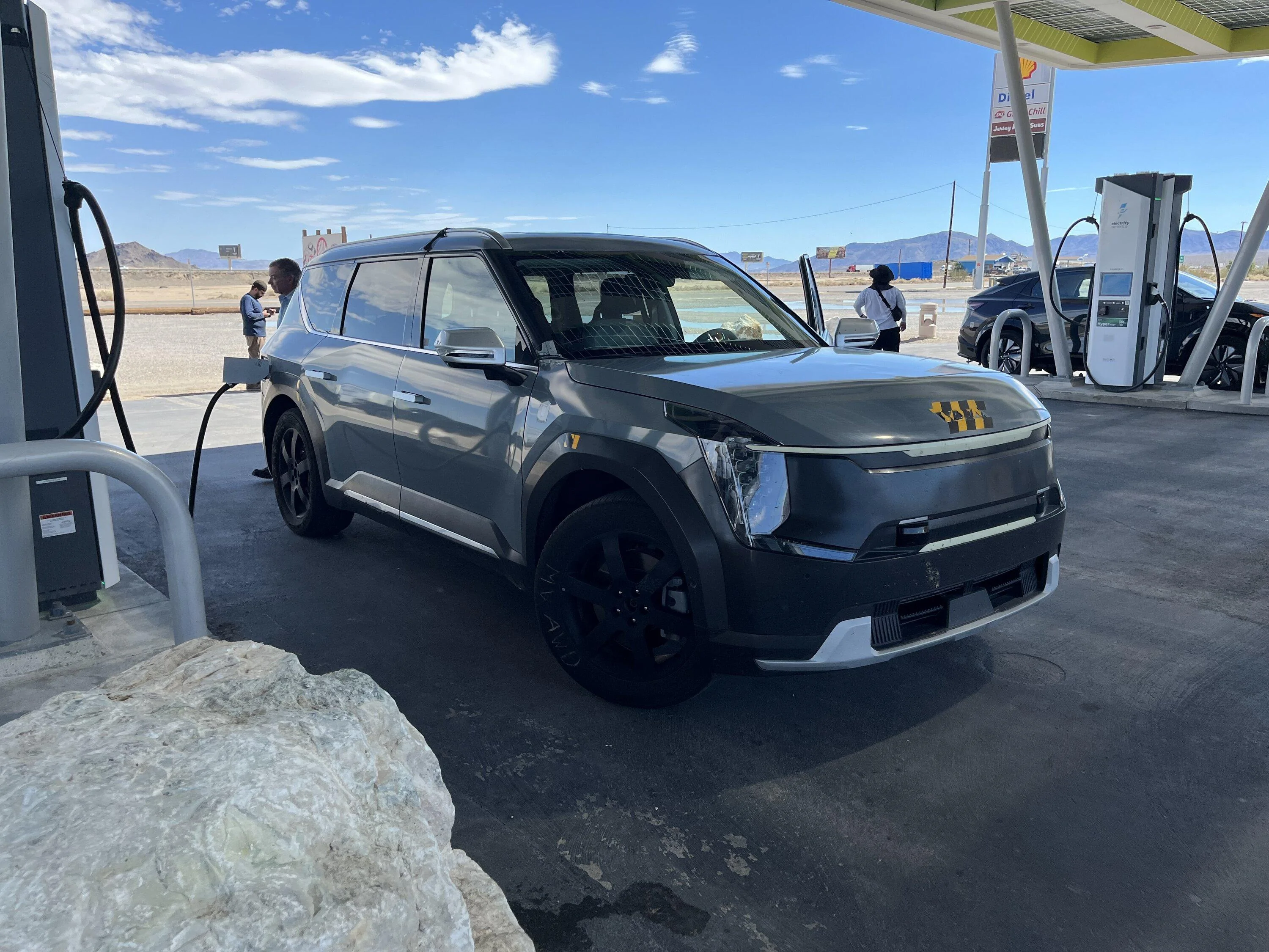 Rivian R1T R1S Spotted Kia EV9 test-mule IMG_0580