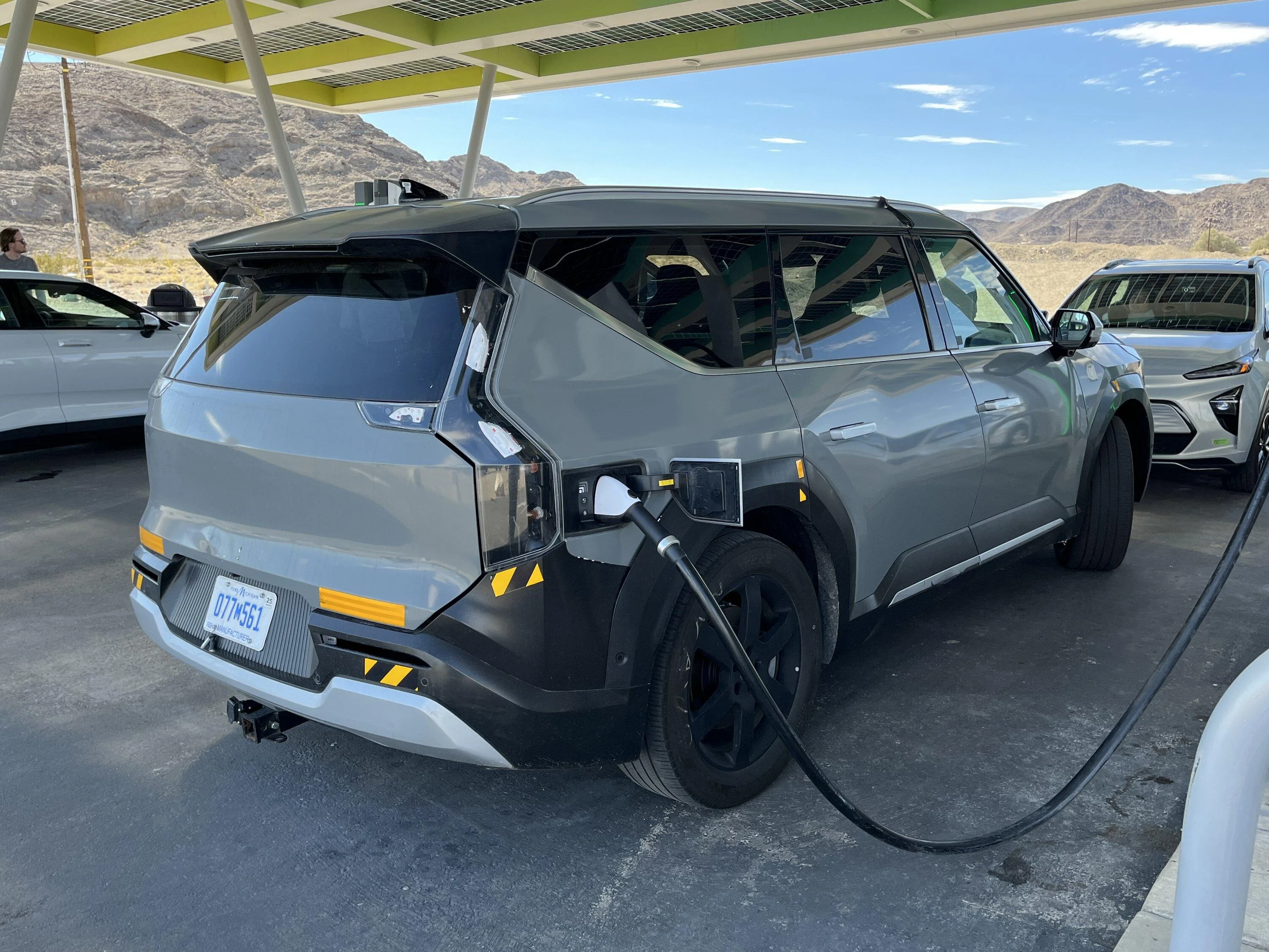 Rivian R1T R1S Spotted Kia EV9 test-mule IMG_0578