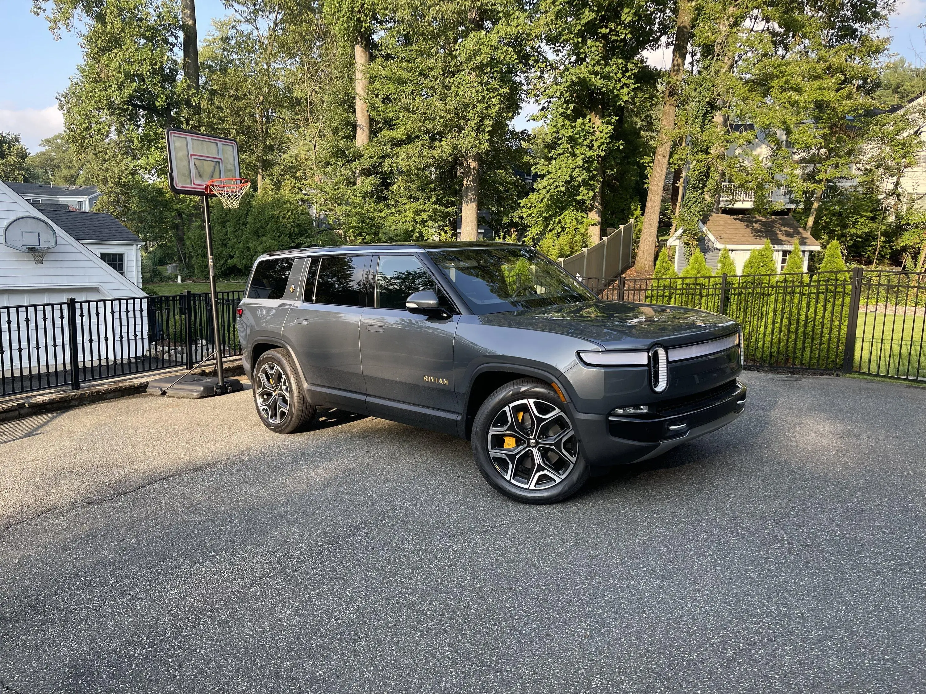 Rivian R1T R1S Finally….! 71469403639__38042E3D-A312-4225-83C9-CB0286F02D87