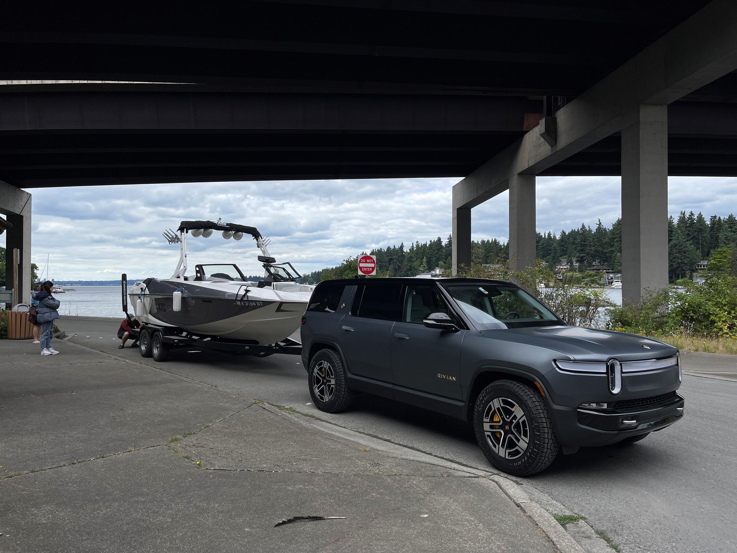Rivian R1T R1S Towing boats with Rivian R1T & R1S -- add your experience / results Towin