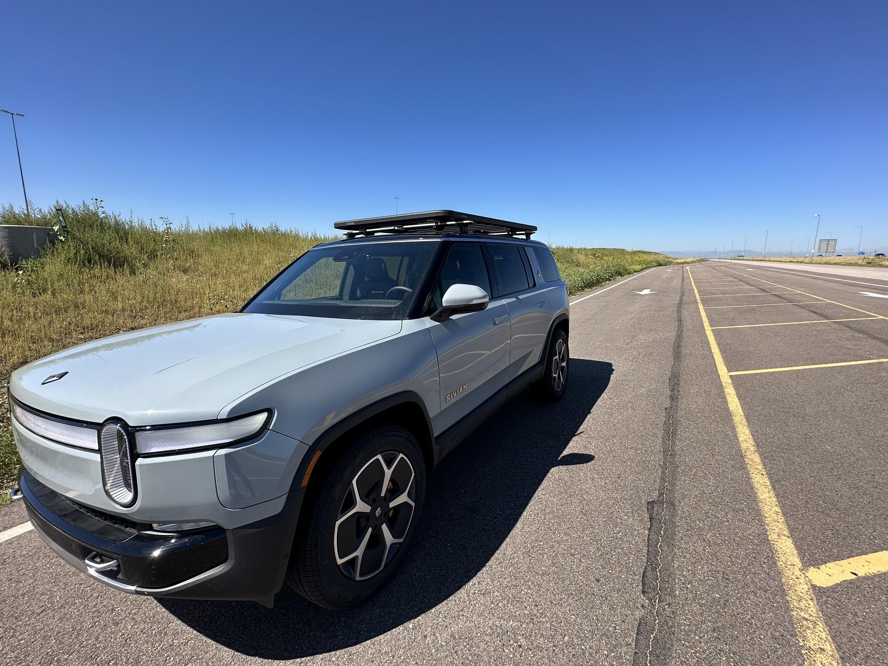 Rivian R1T R1S R1S Platform/Flat Top Roof Rack Recommendations 405AF957-F4C1-417D-A867-FAD34AF0D18A