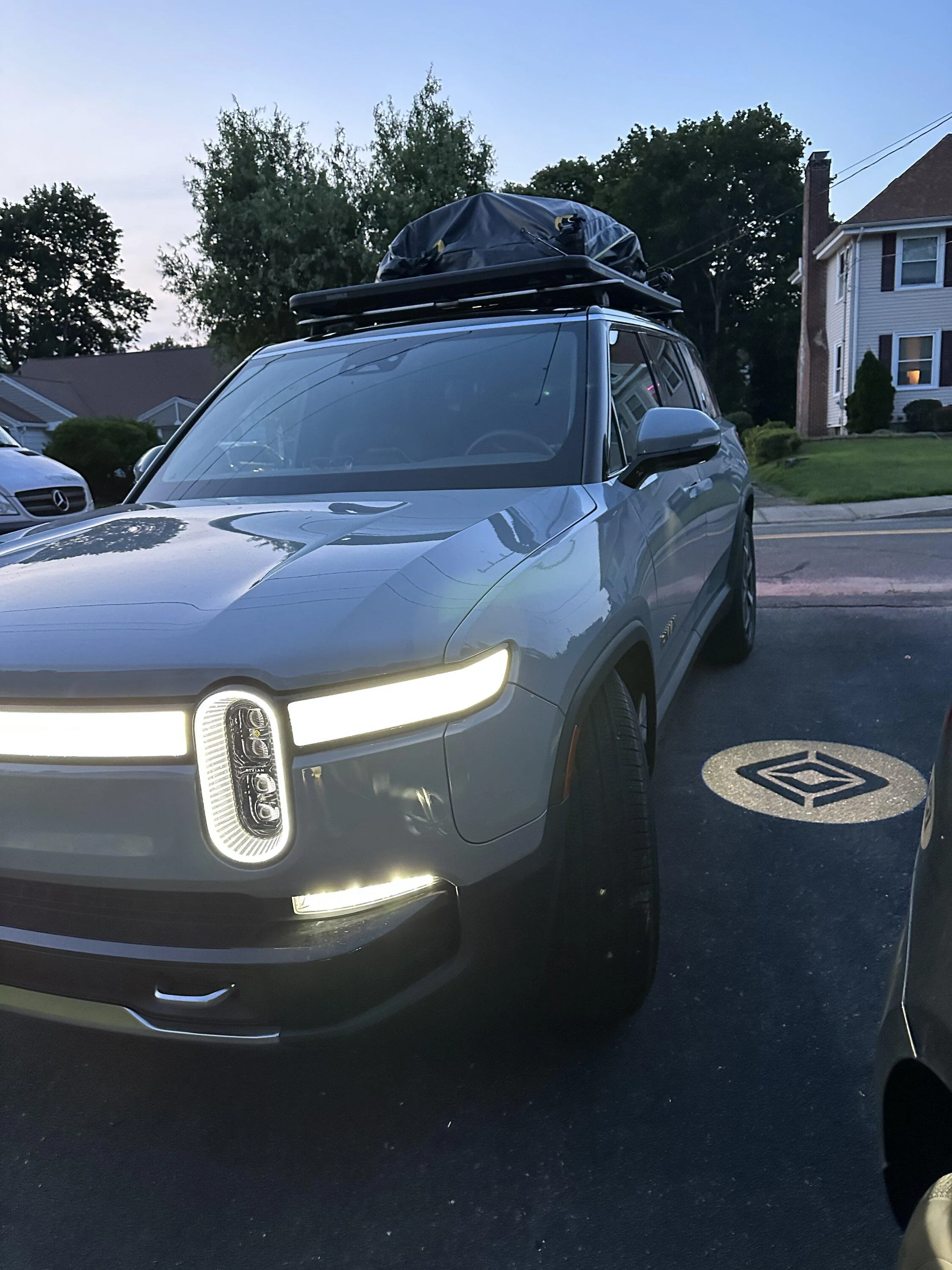 Rivian R1T R1S R1S Platform/Flat Top Roof Rack Recommendations 8FC1FD93-6884-42C6-811A-B2886C3366C2