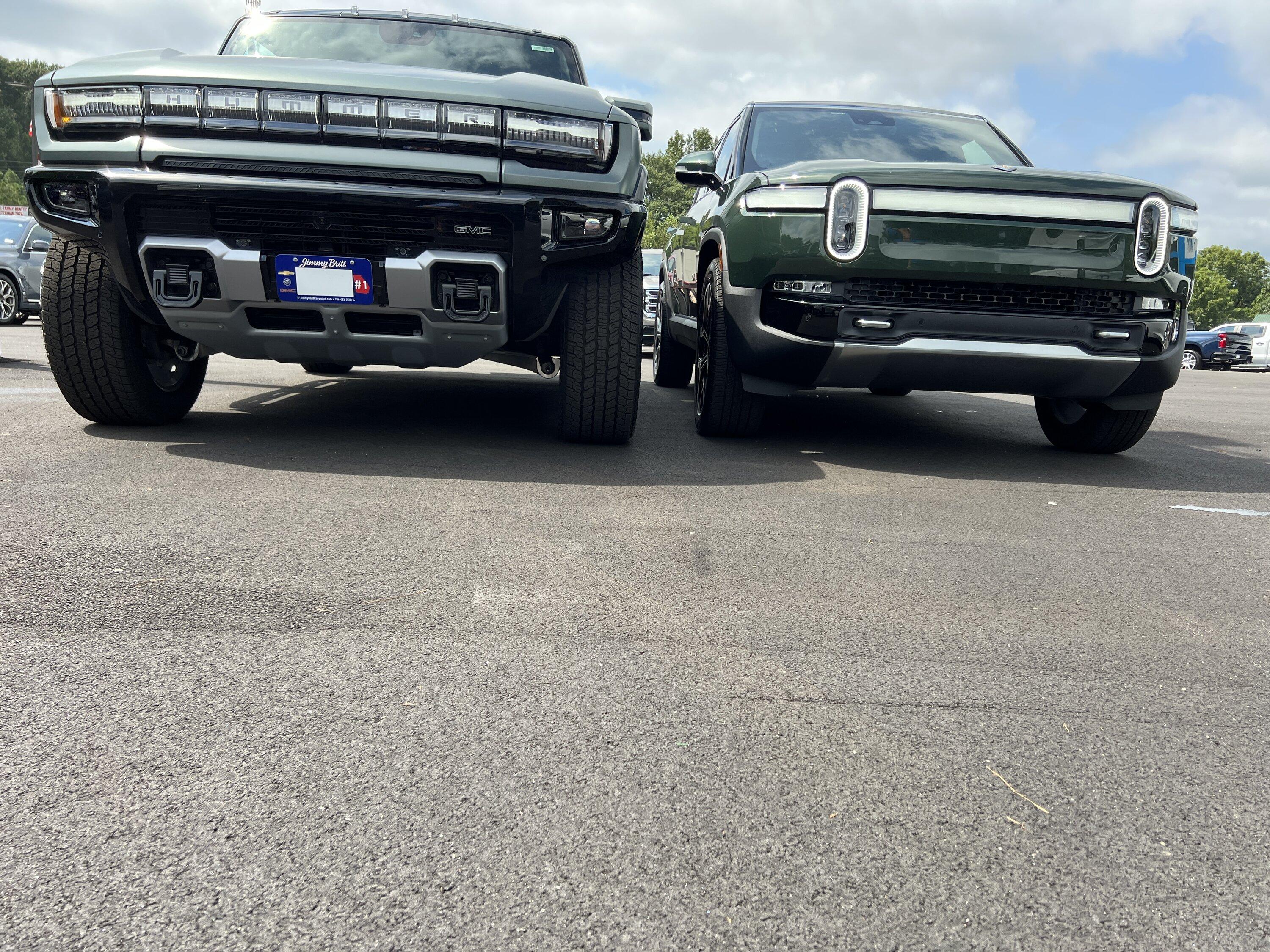 Rivian R1T R1S R1S vs Hummer EV SUV size comparison side-by-side 20230828_154934214_iOS