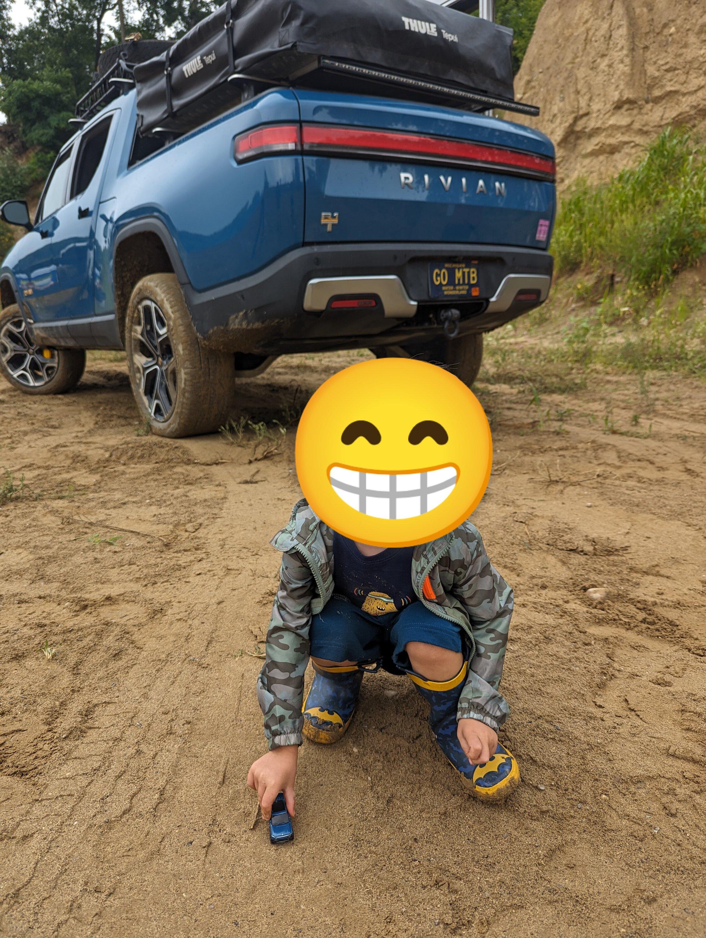 Rivian R1T R1S Rivian off roading photos -- post yours! PXL_20230806_154218867~2