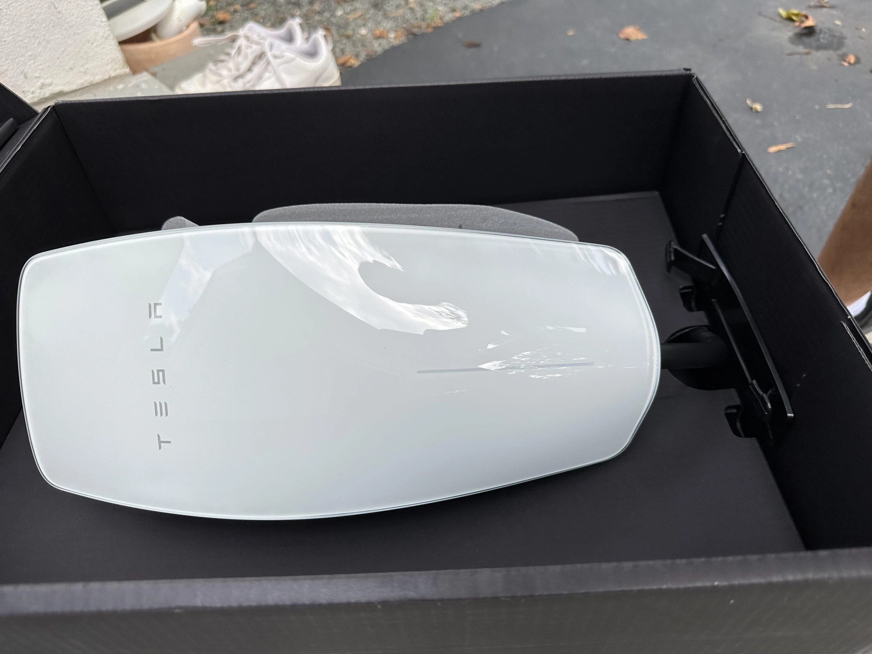 Rivian R1T R1S Tesla Universal Wall Connector home charger - it's here! IMG_2011