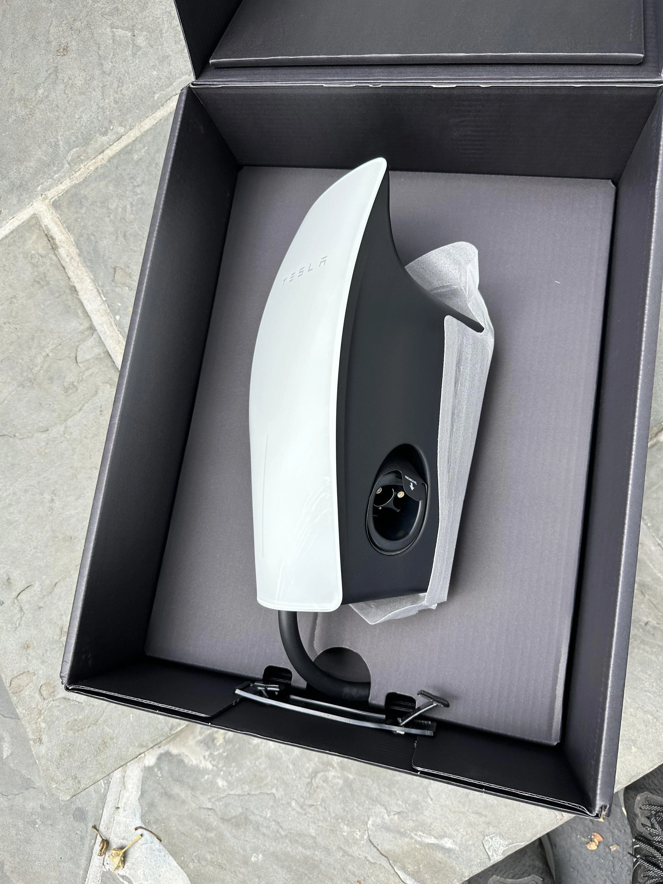 Rivian R1T R1S Tesla Universal Wall Connector home charger - it's here! IMG_2010