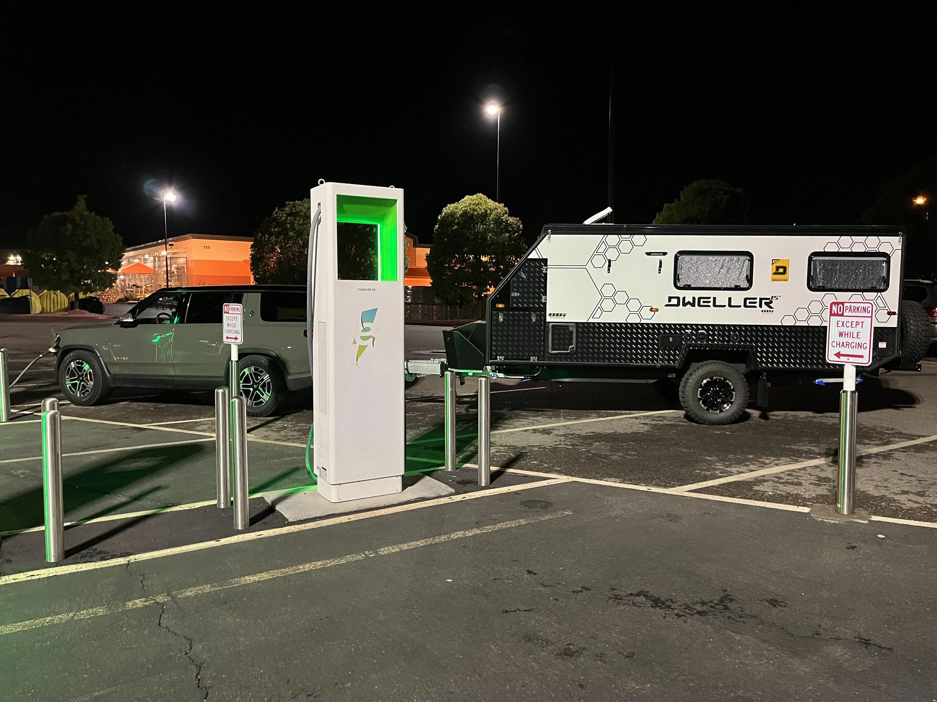 Rivian R1T R1S >2,300 mi. Towing DWELLER Trailer w/ R1S IMG_0594