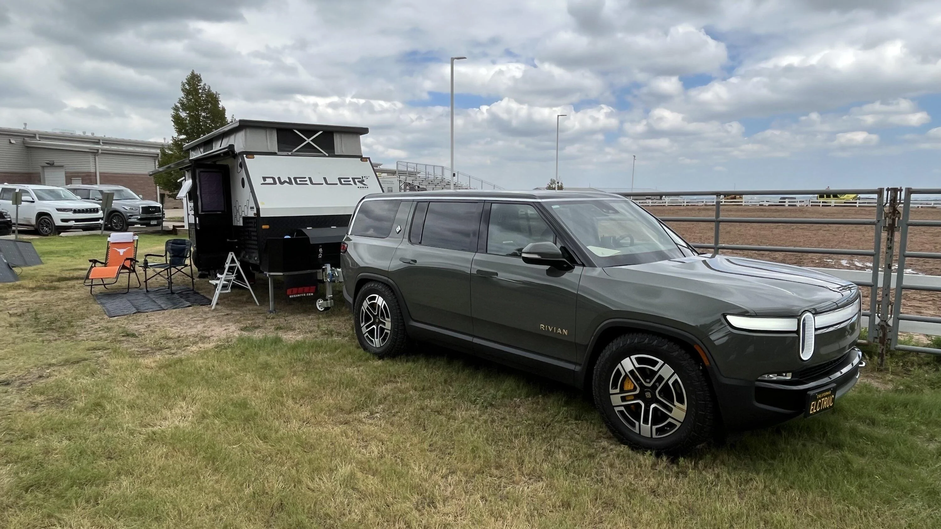 Rivian R1T R1S >2,300 mi. Towing DWELLER Trailer w/ R1S IMG_0753