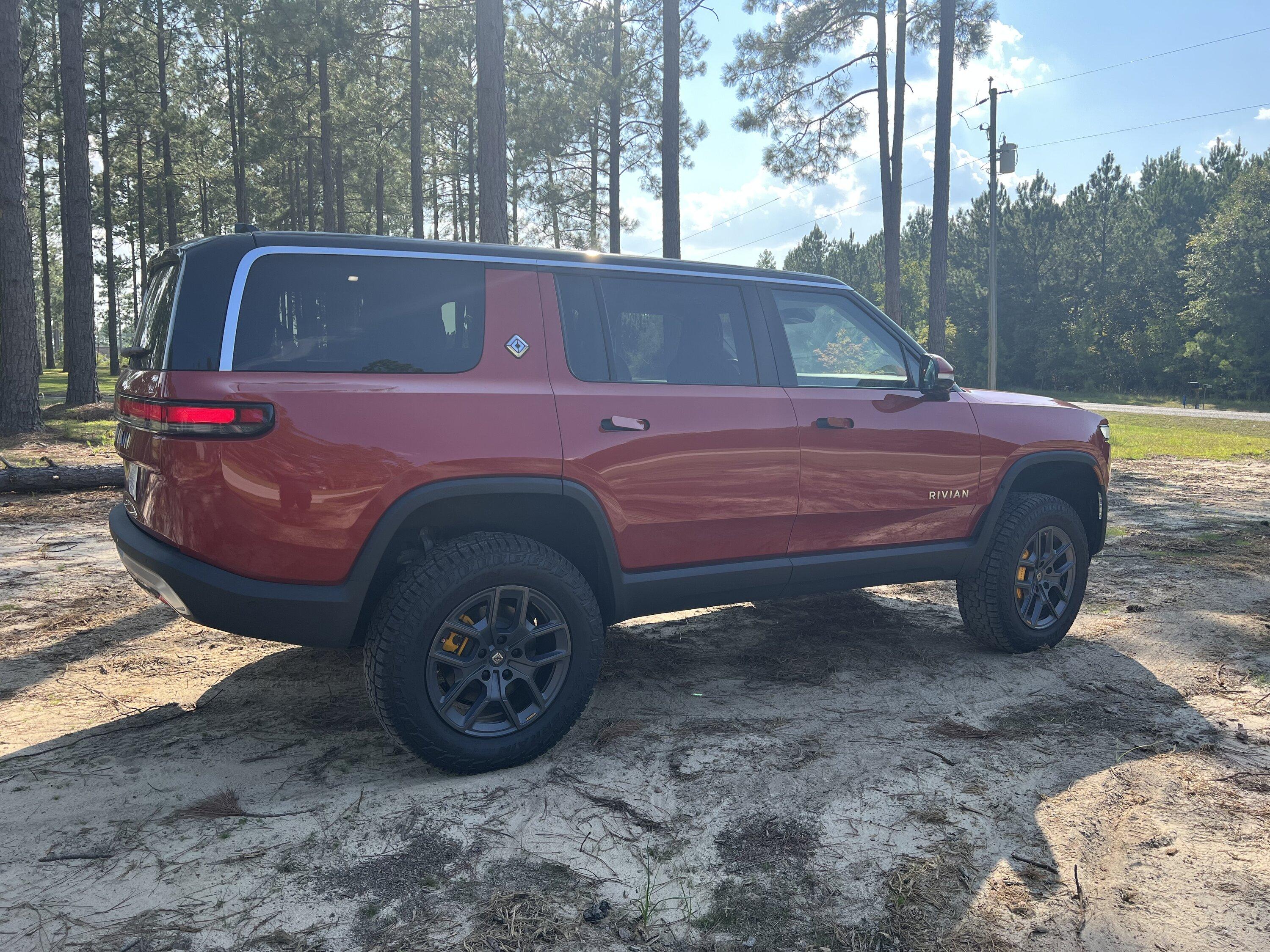 Rivian R1T R1S Rivian off roading photos -- post yours! IMG_0541
