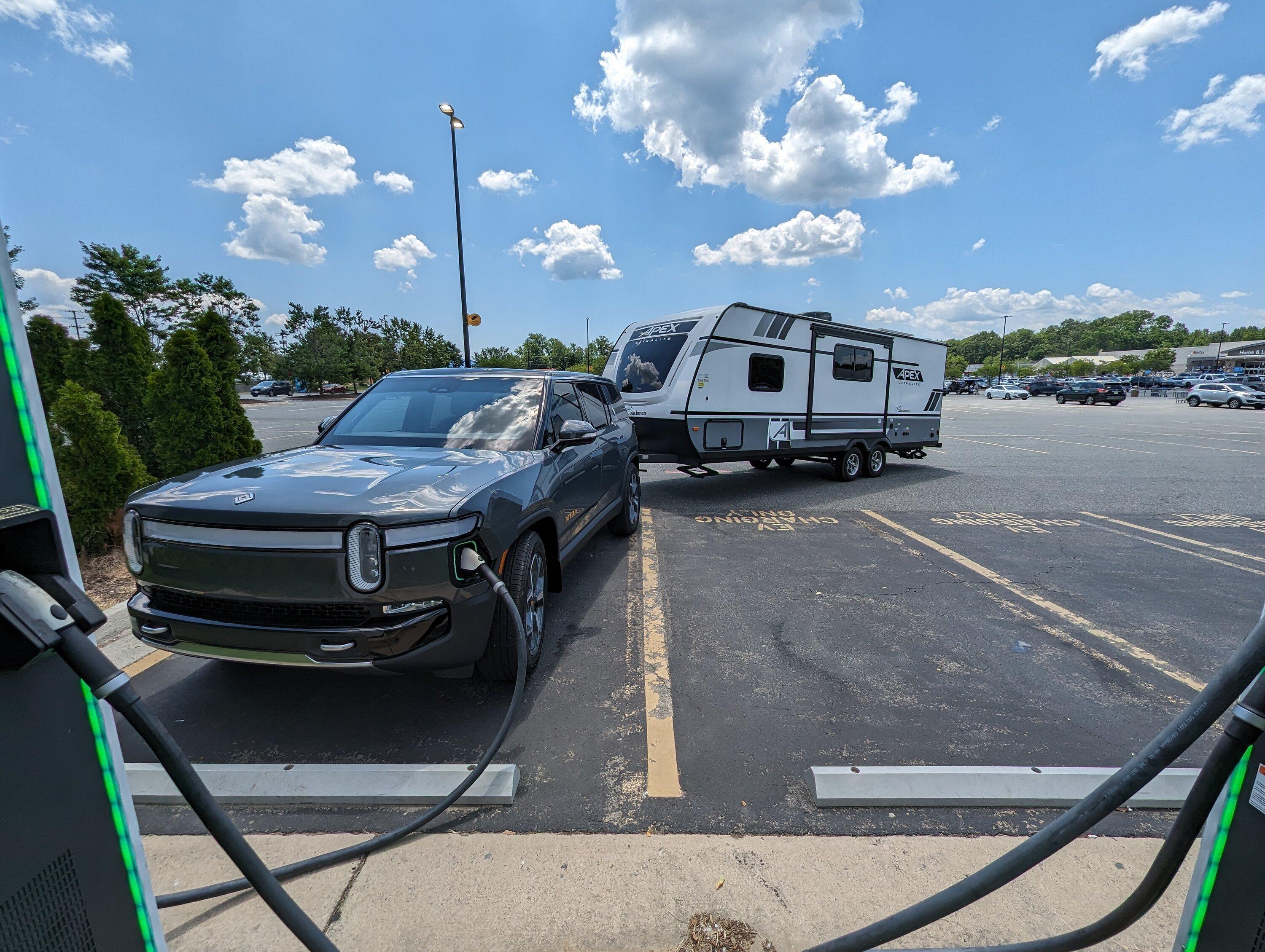 Rivian R1T R1S >2,300 mi. Towing DWELLER Trailer w/ R1S PXL_20230711_163036948