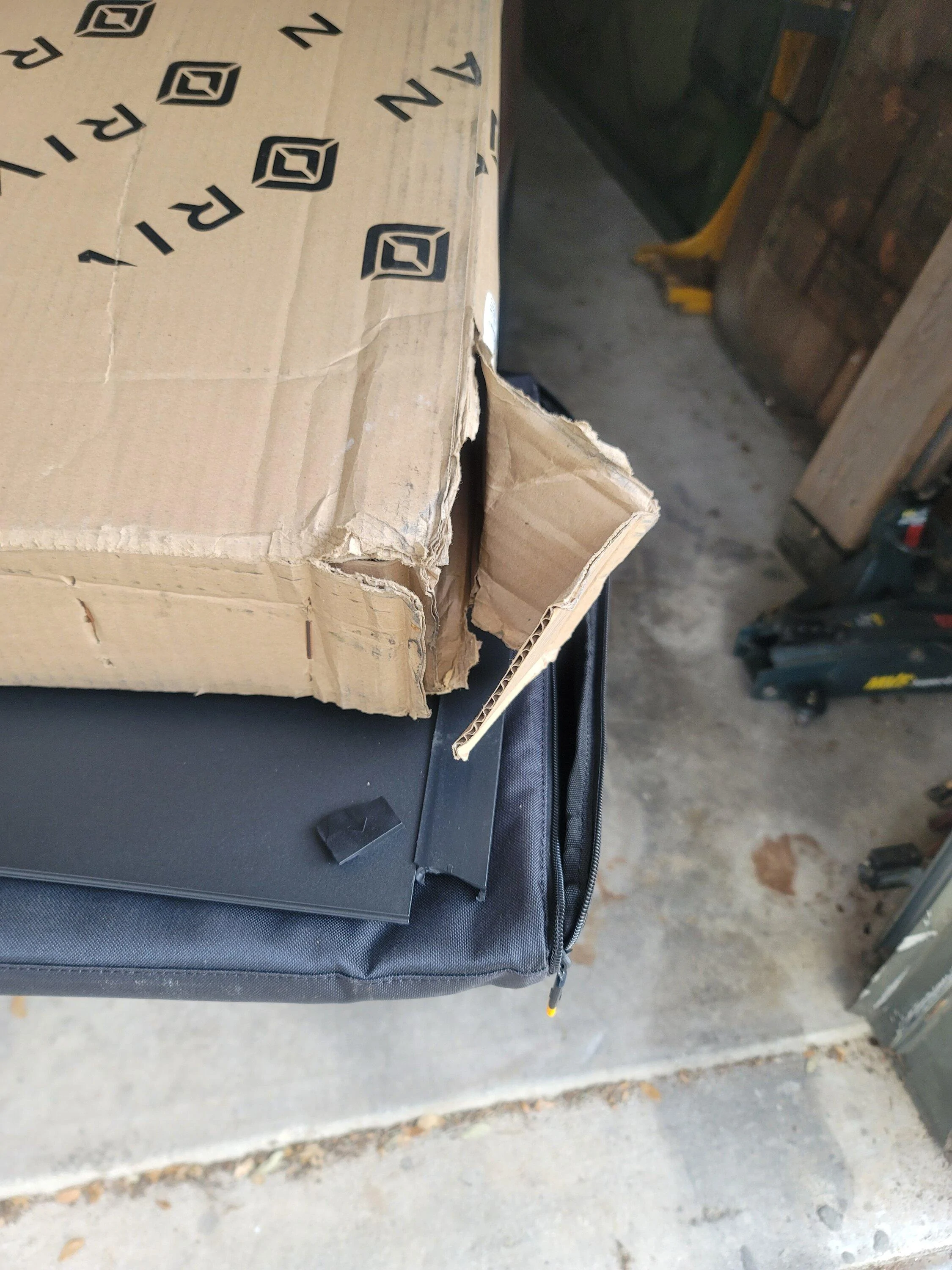 Rivian R1T R1S Manual tonneau covers update by Rivian 20230831_172514