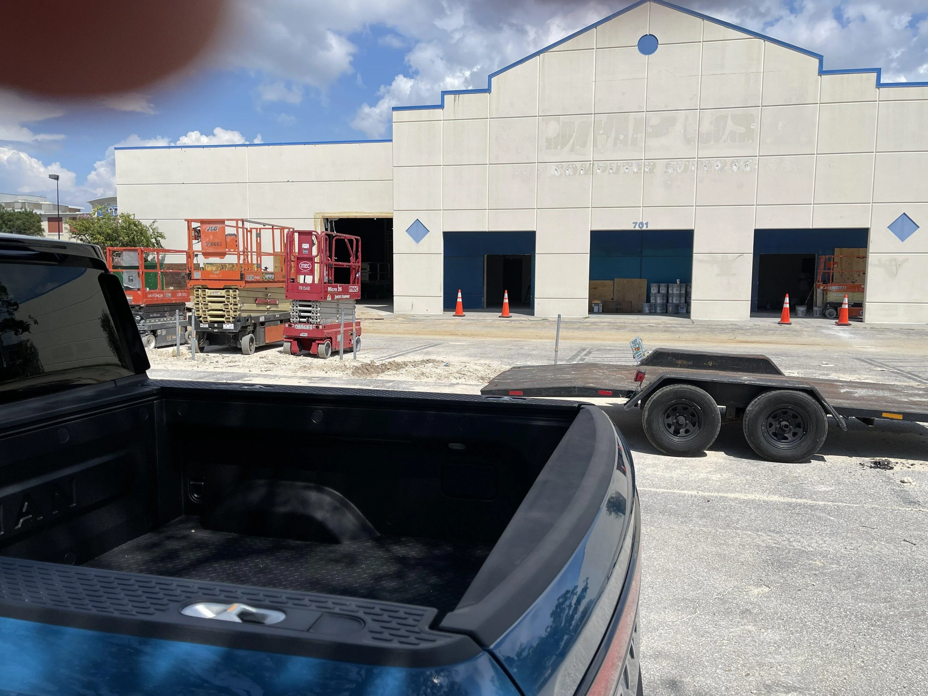 Rivian R1T R1S Tampa Service Center - July '22 update IMG_1081