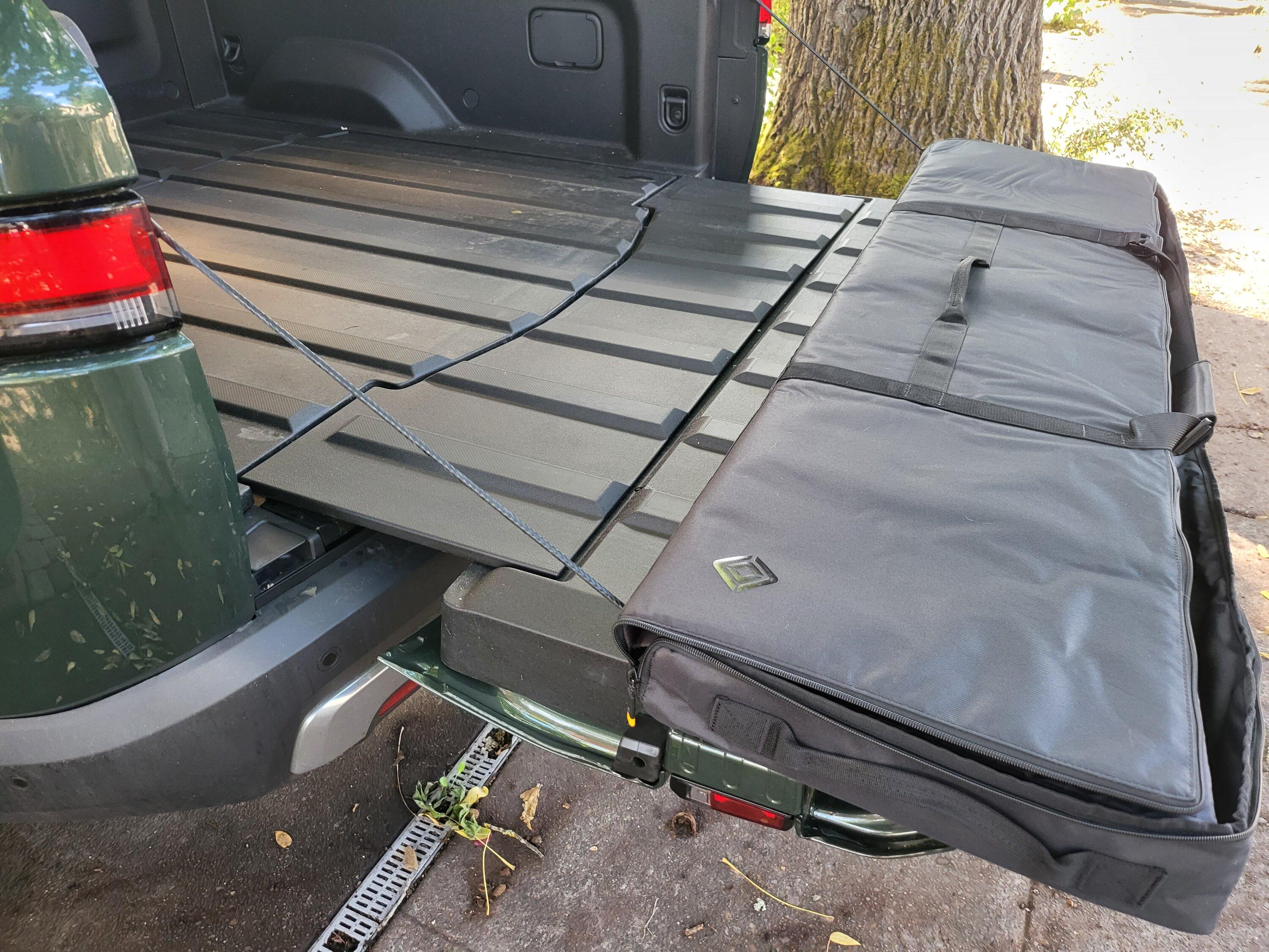 Rivian R1T R1S Pictures & details from my Rivian manual tonneau delivery and installation 20230901_143404