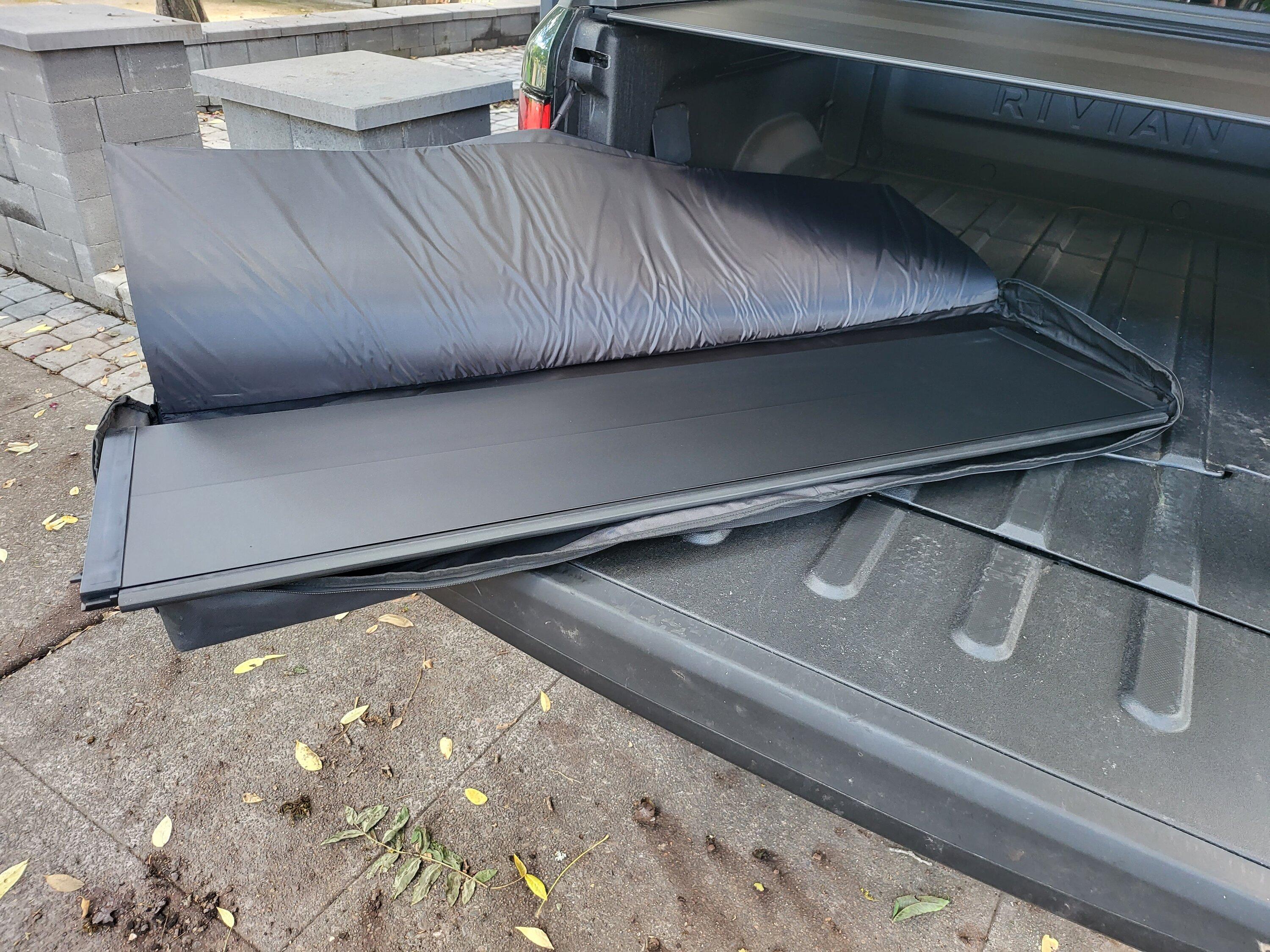 Rivian R1T R1S Pictures & details from my Rivian manual tonneau delivery and installation 20230901_143946