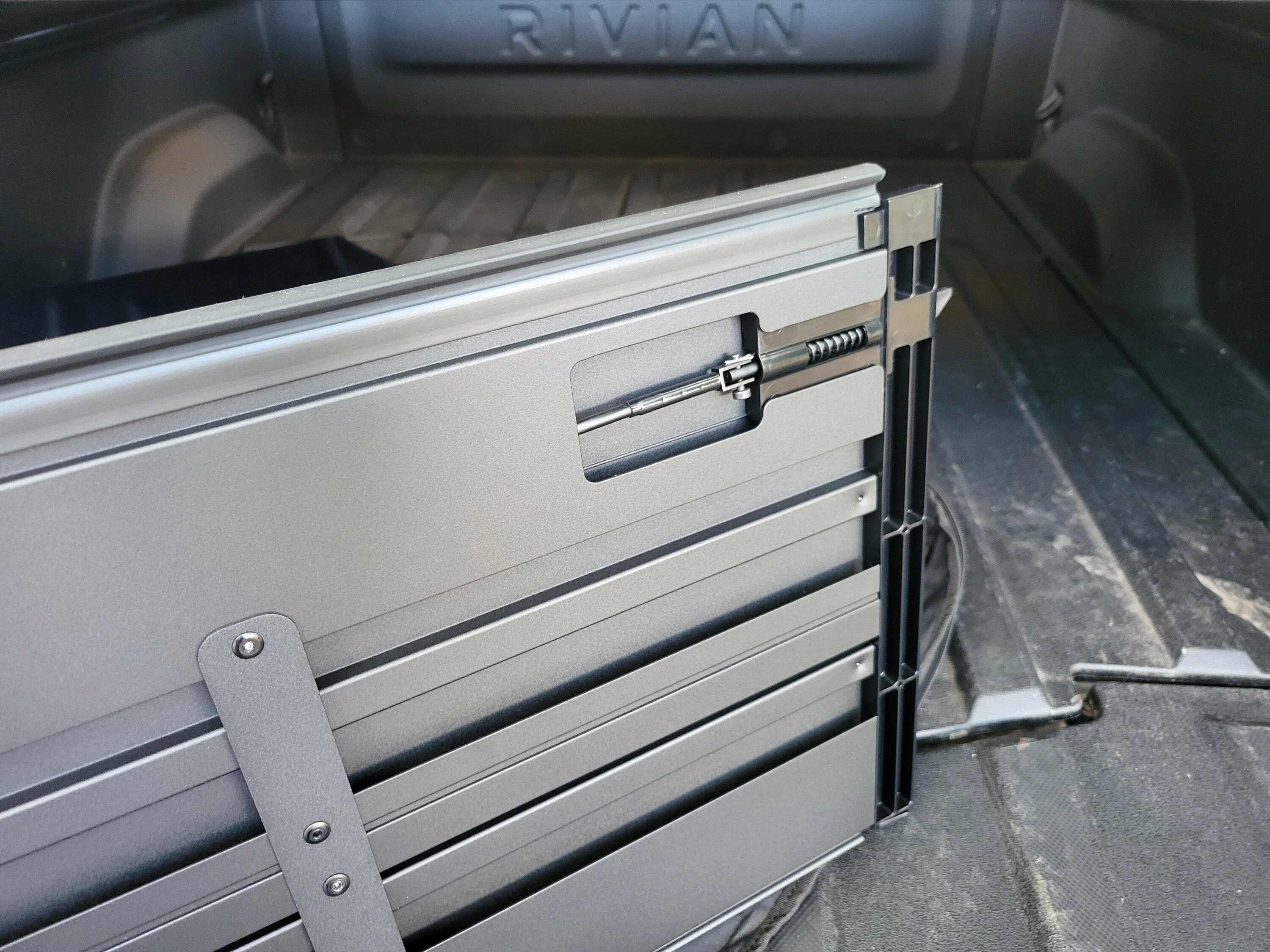 Rivian R1T R1S Pictures & details from my Rivian manual tonneau delivery and installation 20230901_144010