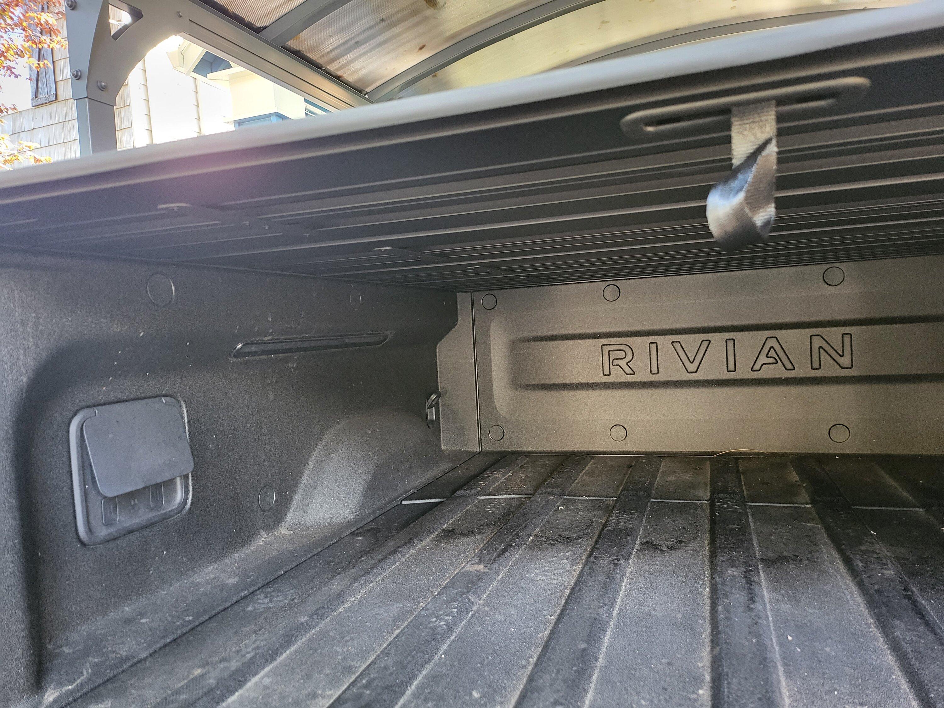 Rivian R1T R1S Pictures & details from my Rivian manual tonneau delivery and installation 20230901_144518