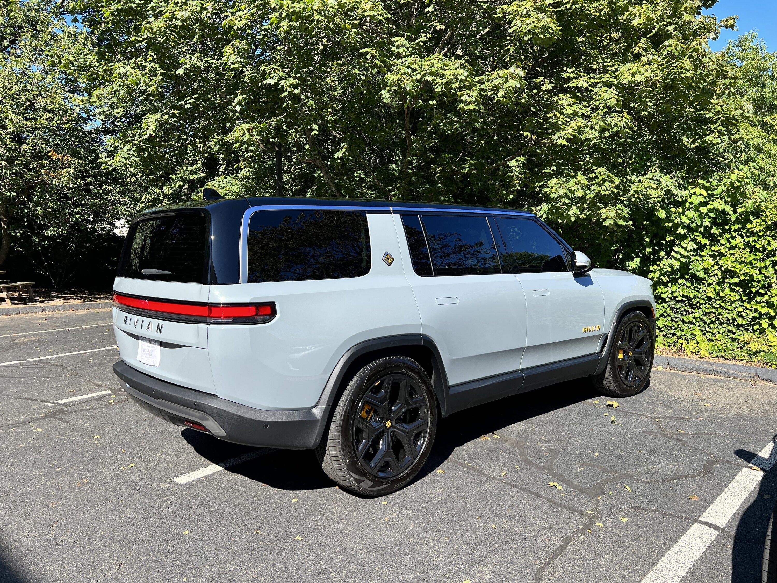 Rivian R1T R1S Picked up today IMG_1670