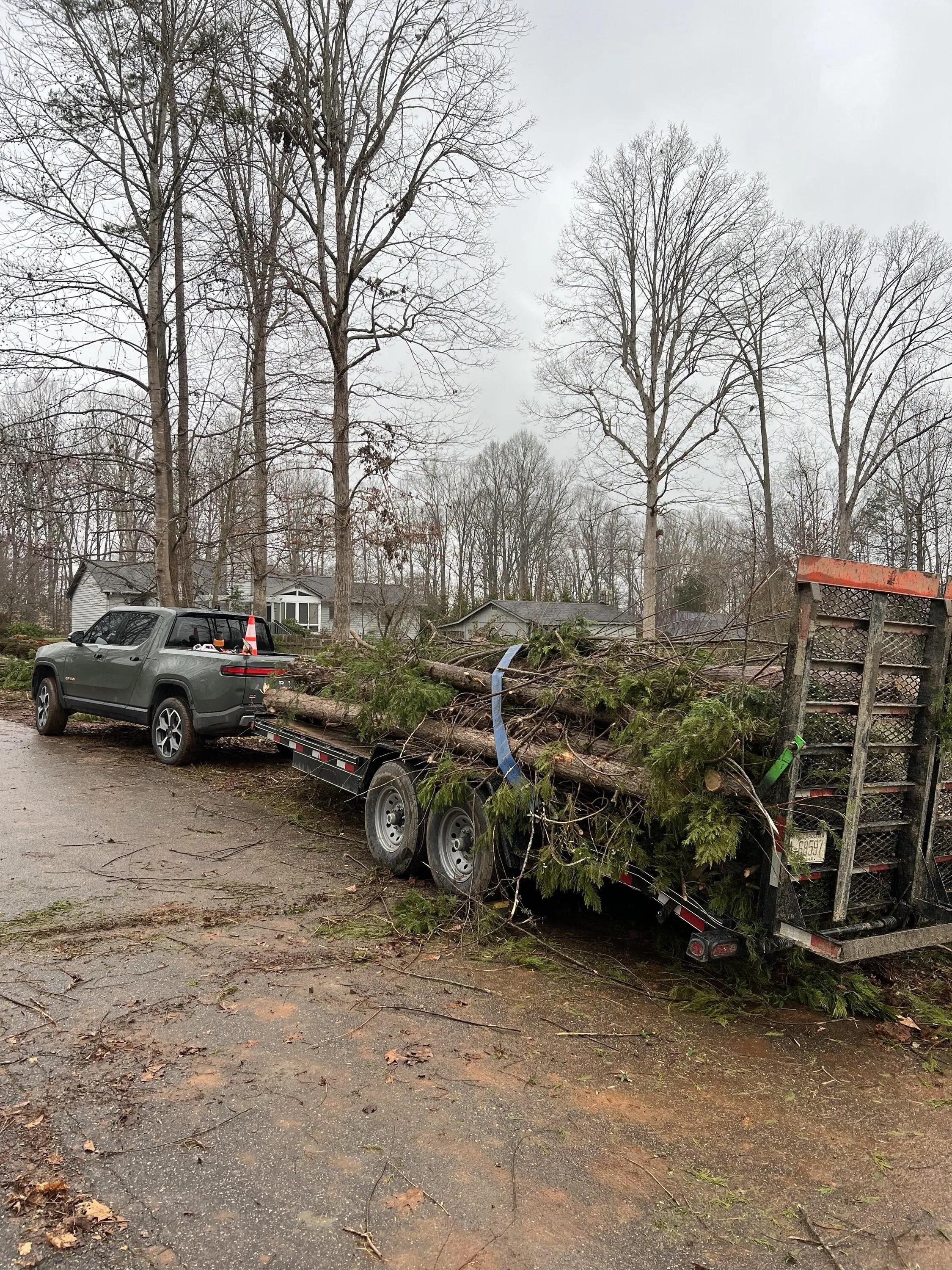 Rivian R1T R1S Been using my R1T since Oct ‘22 as primary work truck in Landscaping business IMG_3951