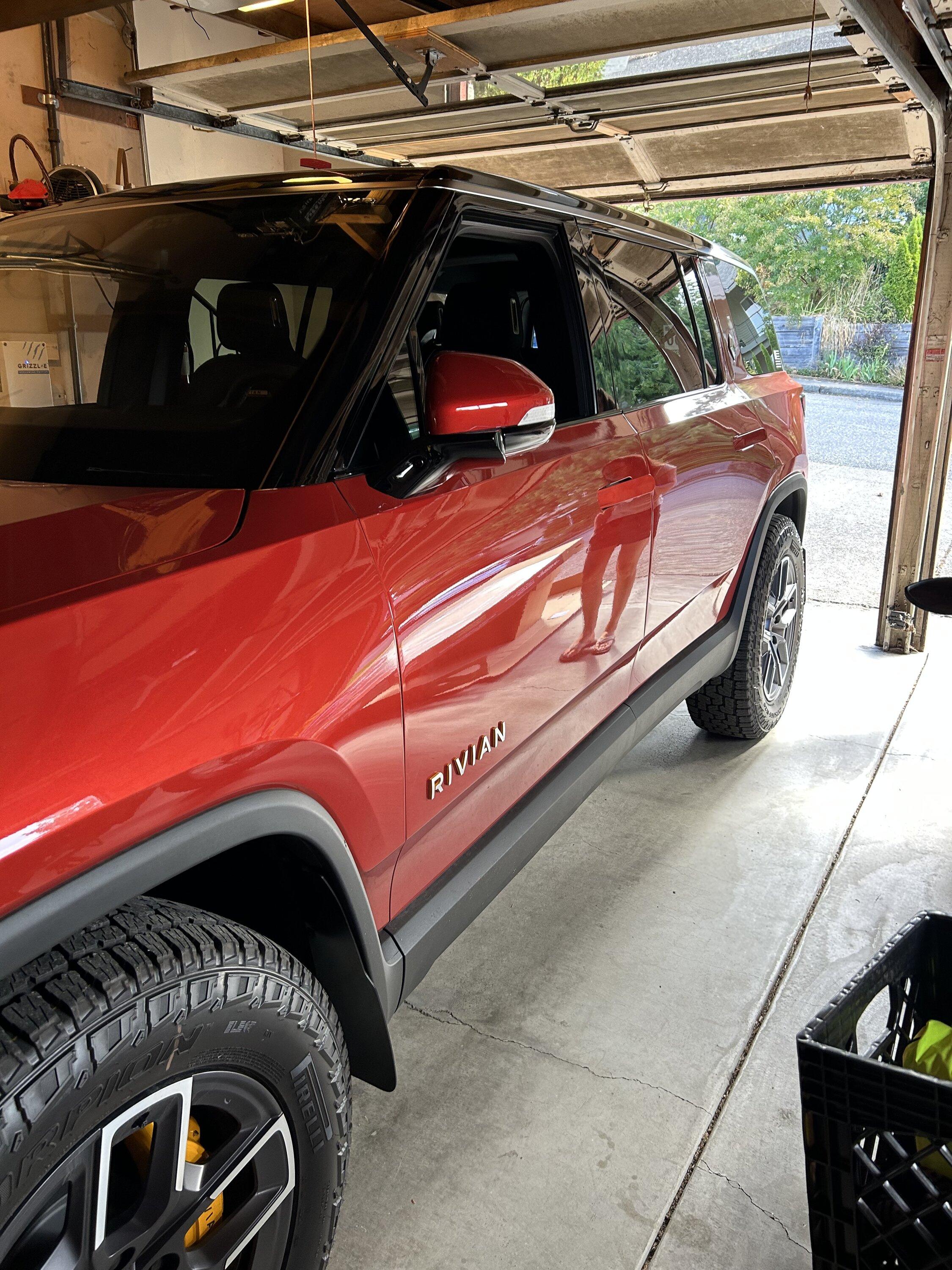 Rivian R1T R1S How Much Suspension Movement is Normal? IMG_1513