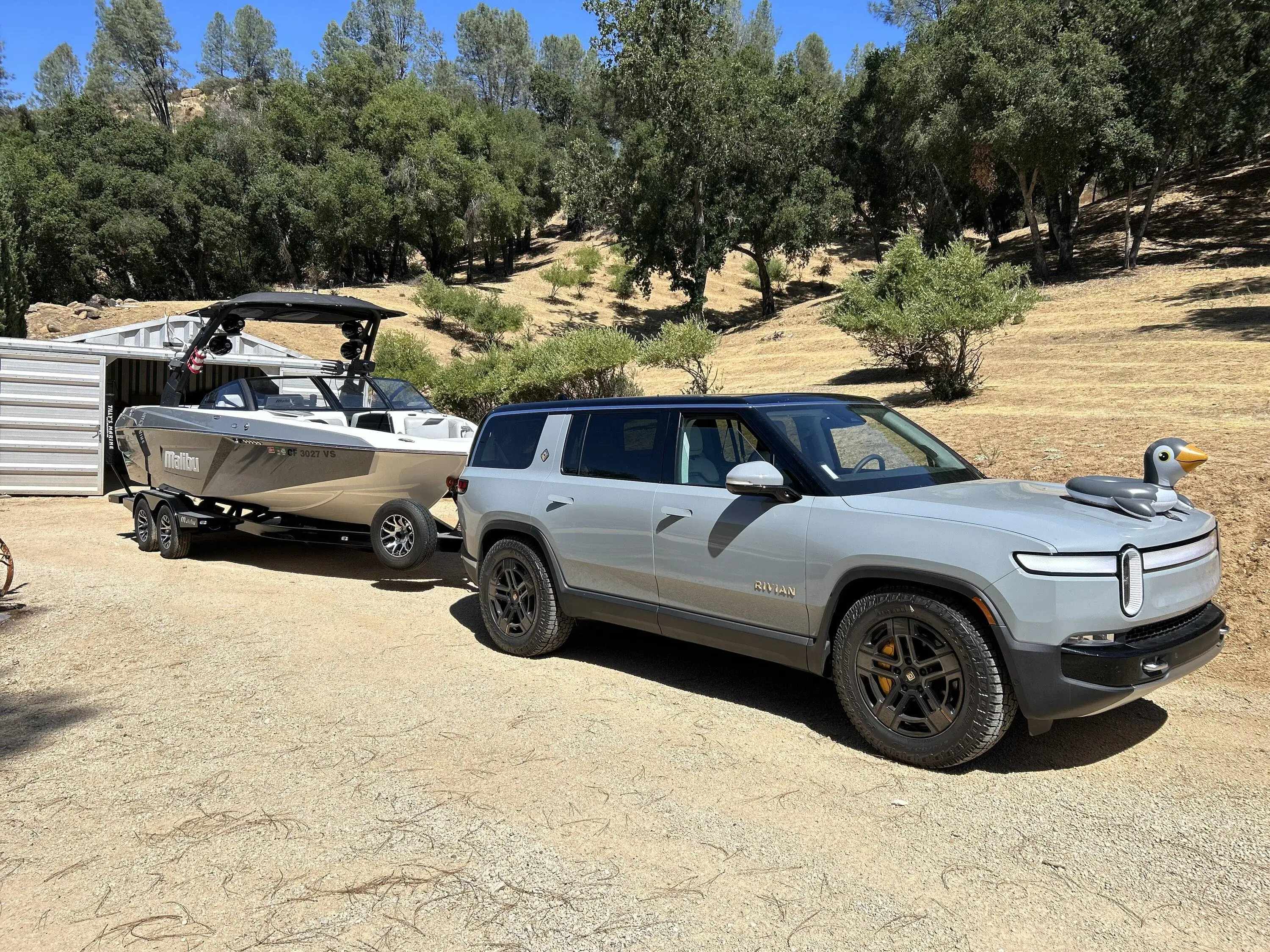 Rivian R1T R1S R1S Boat Launch 31D6DA90-5D27-44F7-8FF4-549FB6C0CB39