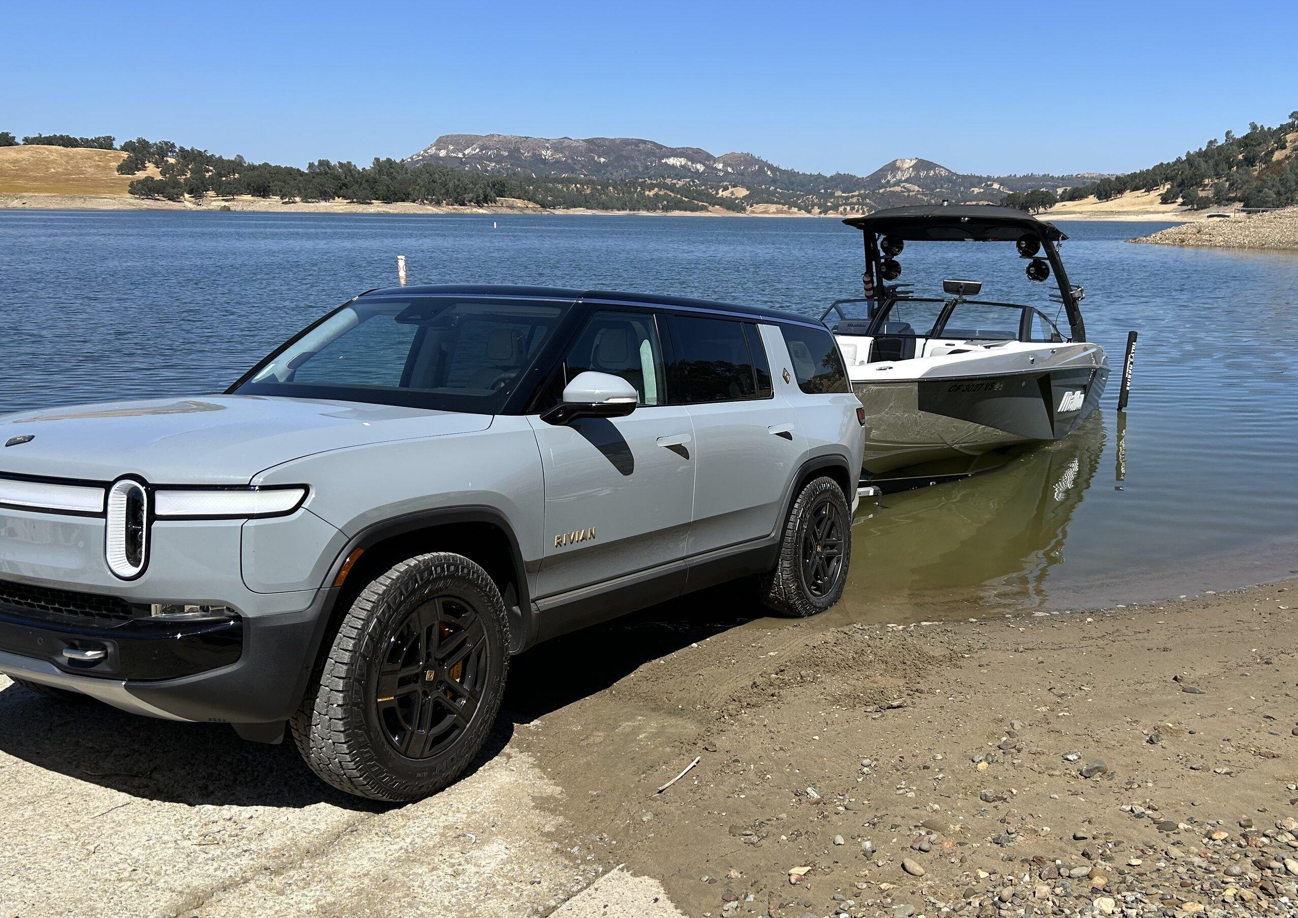 Rivian R1T R1S ? LIMESTONE R1S  Photos 89D3B508-A8C5-42A8-BF6A-4F25B1FA0210