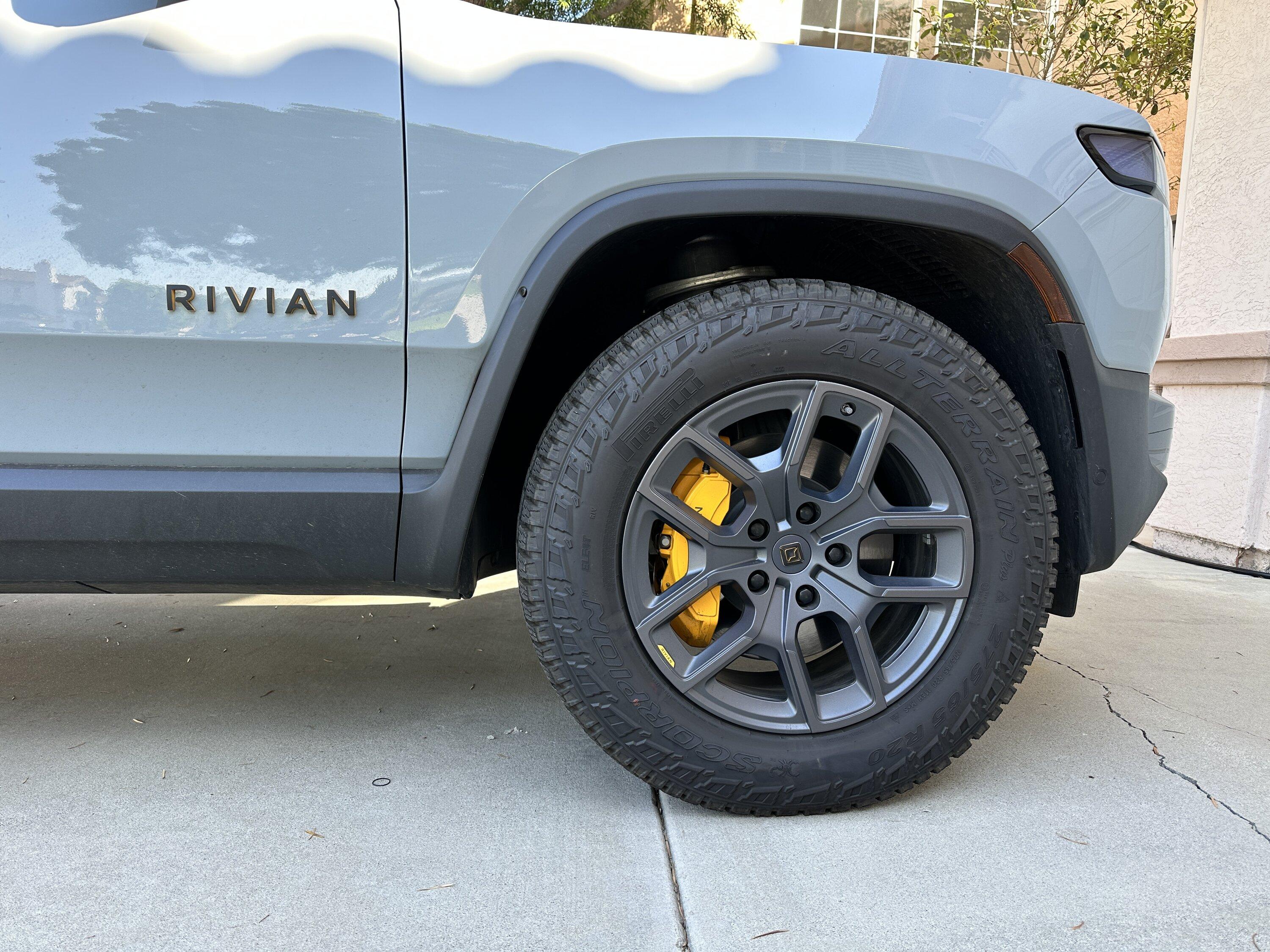 Rivian R1T R1S Matte PPF Wrap on Limestone Rivian R1S IMG_4838